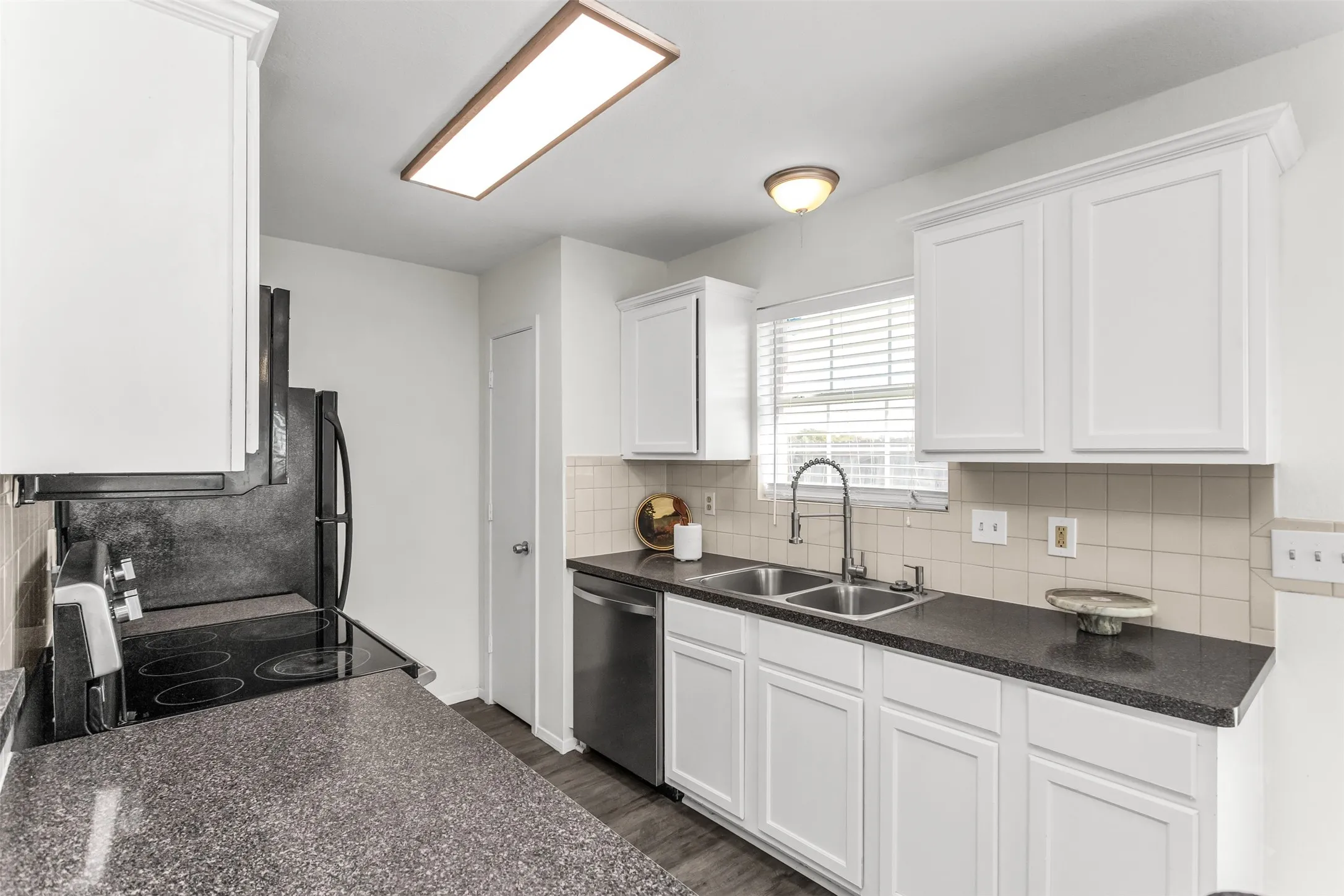 Single Family Residence For Sale in Collin County , 417 Joyce Way, Mc Kinney, Texas 75069, 3 Bedroom, 2 Bathroom, 2 Garage spaces, 1,364 Sqft, built in 2006, mls#21407558, Real Estate Agent in Mc Kinney, Homes For Sale in Collin county, Homes For Sale in Mc Kinney, Realtor in Mc Kinney Texas, Real Estate Brokerage Independent Realty Texas, Luminita Cordes Realtor