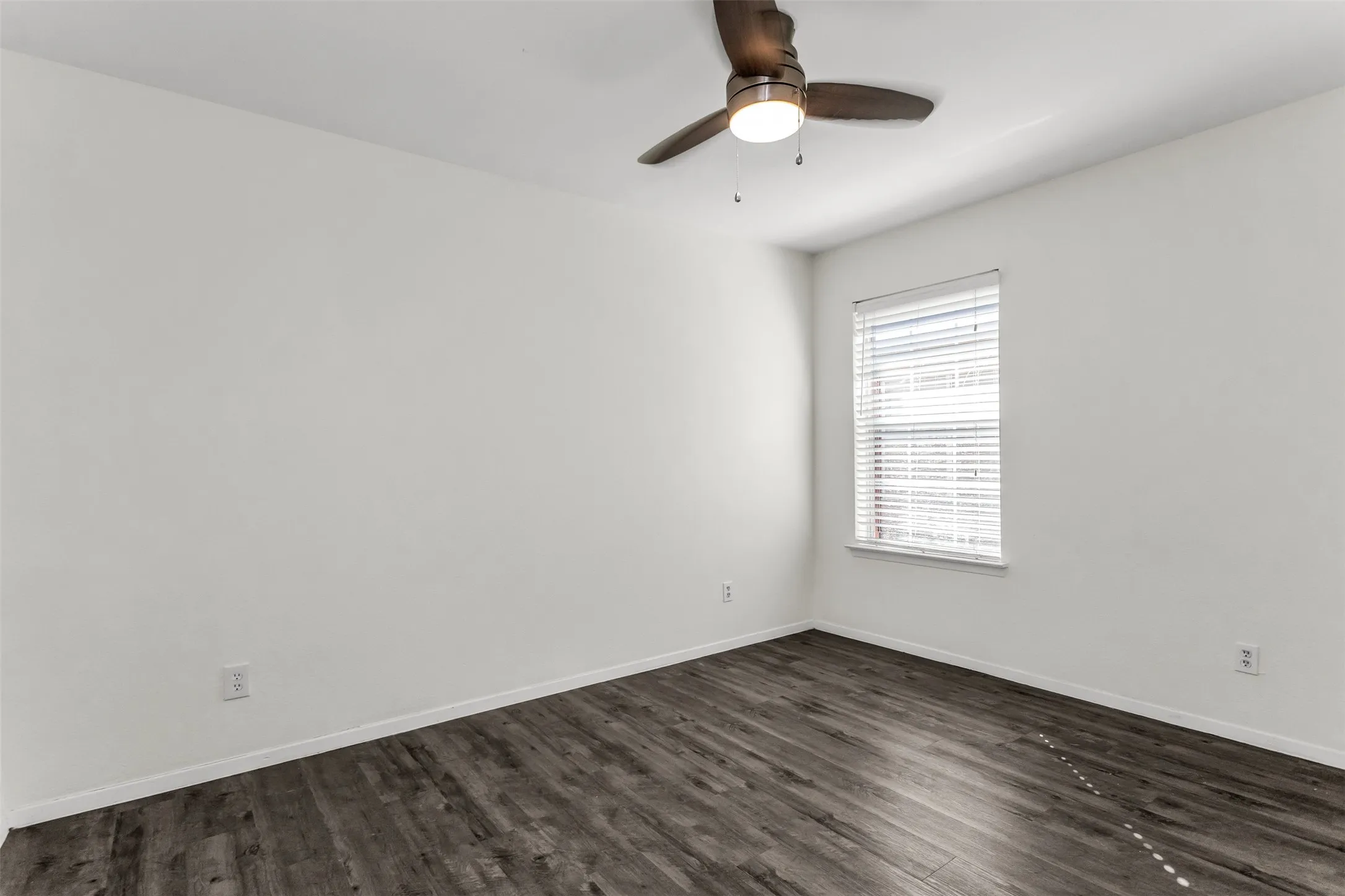 Single Family Residence For Sale in Collin County , 417 Joyce Way, Mc Kinney, Texas 75069, 3 Bedroom, 2 Bathroom, 2 Garage spaces, 1,364 Sqft, built in 2006, mls#21407558, Real Estate Agent in Mc Kinney, Homes For Sale in Collin county, Homes For Sale in Mc Kinney, Realtor in Mc Kinney Texas, Real Estate Brokerage Independent Realty Texas, Luminita Cordes Realtor