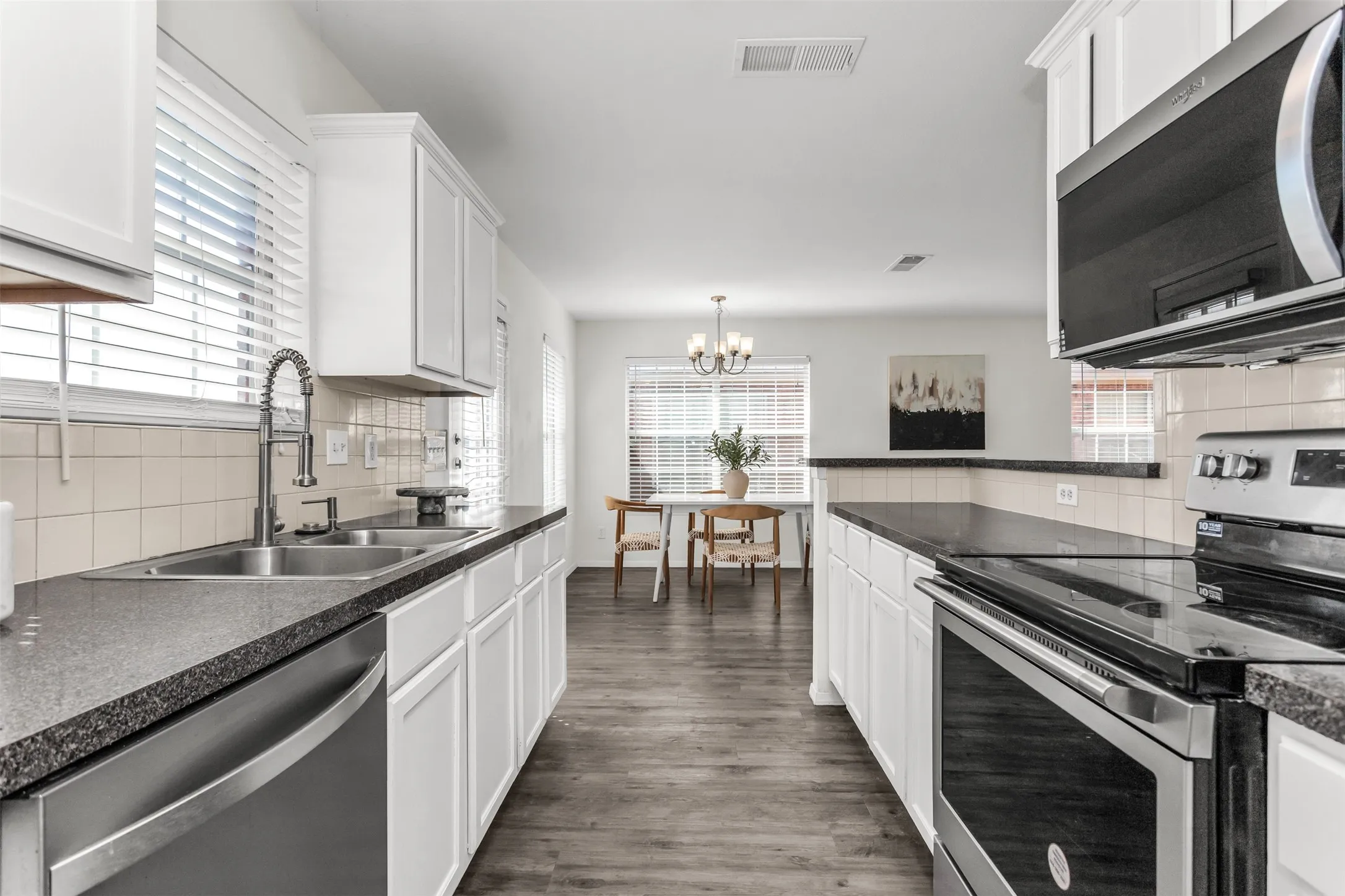 Single Family Residence For Sale in Collin County , 417 Joyce Way, Mc Kinney, Texas 75069, 3 Bedroom, 2 Bathroom, 2 Garage spaces, 1,364 Sqft, built in 2006, mls#21407558, Real Estate Agent in Mc Kinney, Homes For Sale in Collin county, Homes For Sale in Mc Kinney, Realtor in Mc Kinney Texas, Real Estate Brokerage Independent Realty Texas, Luminita Cordes Realtor