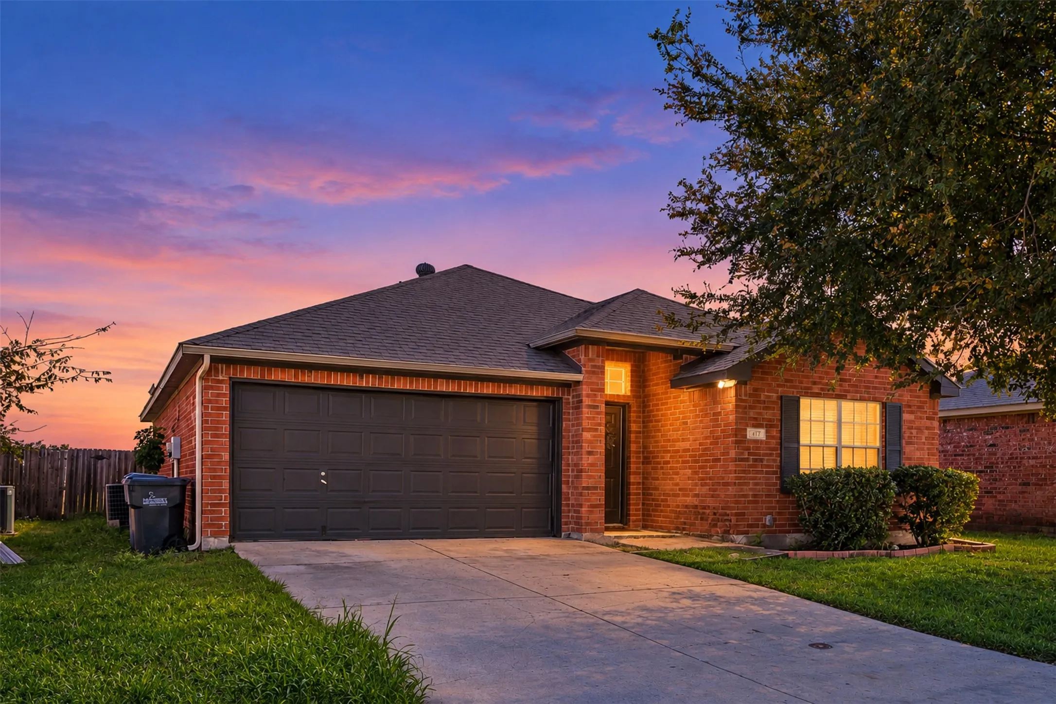 Single Family Residence For Sale in Collin County , 417 Joyce Way, Mc Kinney, Texas 75069, 3 Bedroom, 2 Bathroom, 2 Garage spaces, 1,364 Sqft, built in 2006, mls#21407558, Real Estate Agent in Mc Kinney, Homes For Sale in Collin county, Homes For Sale in Mc Kinney, Realtor in Mc Kinney Texas, Real Estate Brokerage Independent Realty Texas, Luminita Cordes Realtor