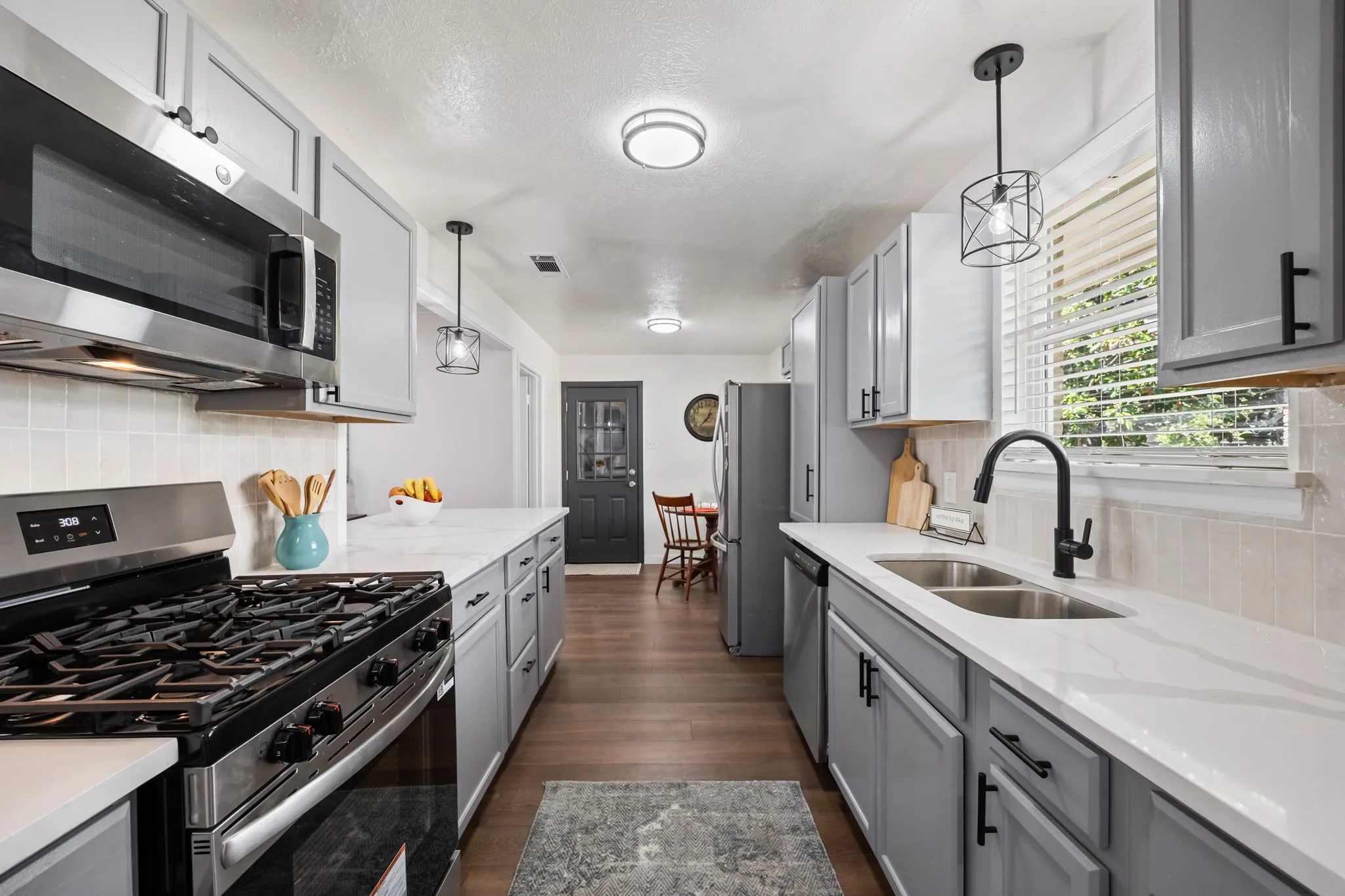 Single Family Residence For Sale in Dallas County , 5235 Dazzle Drive, Dallas, Texas 75232, 3 Bedroom, 2 Bathroom, 2 Garage spaces, 1,516 Sqft, built in 1963, mls#21406488, Real Estate Agent in Dallas, Homes For Sale in Dallas county, Homes For Sale in Dallas, Realtor in Dallas Texas, Real Estate Brokerage Independent Realty Texas, Luminita Cordes Realtor