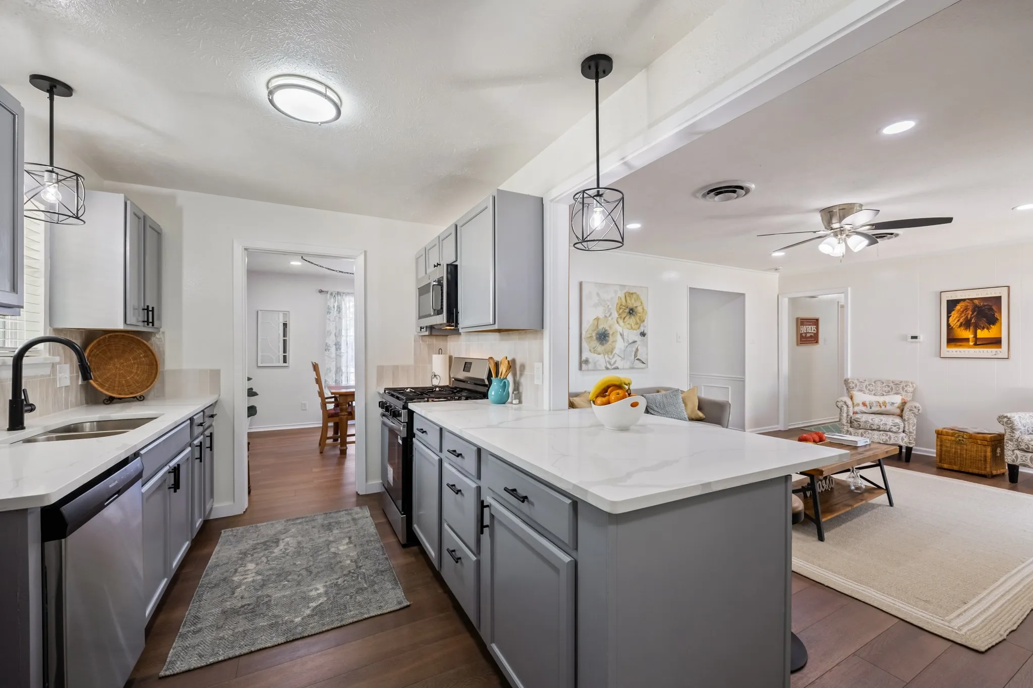 Single Family Residence For Sale in Dallas County , 5235 Dazzle Drive, Dallas, Texas 75232, 3 Bedroom, 2 Bathroom, 2 Garage spaces, 1,516 Sqft, built in 1963, mls#21406488, Real Estate Agent in Dallas, Homes For Sale in Dallas county, Homes For Sale in Dallas, Realtor in Dallas Texas, Real Estate Brokerage Independent Realty Texas, Luminita Cordes Realtor