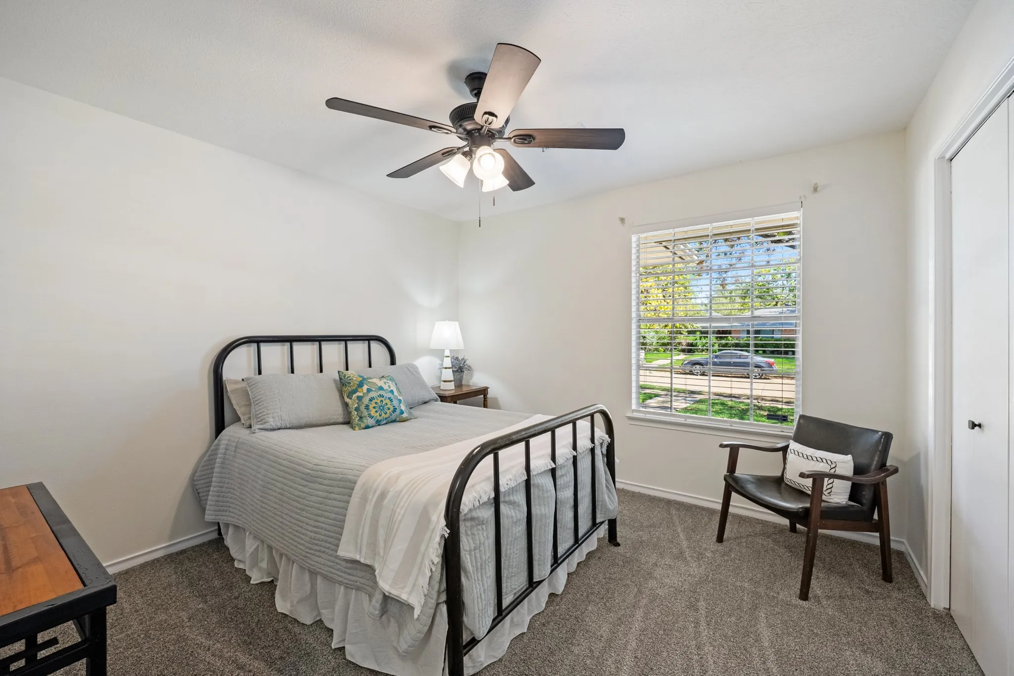 Single Family Residence For Sale in Dallas County , 5235 Dazzle Drive, Dallas, Texas 75232, 3 Bedroom, 2 Bathroom, 2 Garage spaces, 1,516 Sqft, built in 1963, mls#21406488, Real Estate Agent in Dallas, Homes For Sale in Dallas county, Homes For Sale in Dallas, Realtor in Dallas Texas, Real Estate Brokerage Independent Realty Texas, Luminita Cordes Realtor