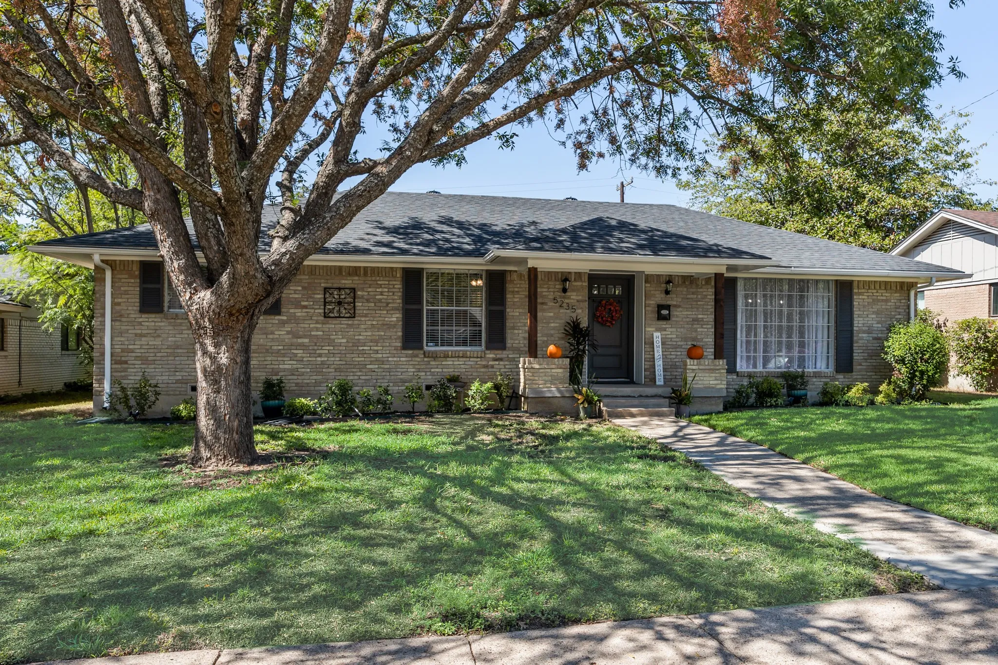 Single Family Residence For Sale in Dallas County , 5235 Dazzle Drive, Dallas, Texas 75232, 3 Bedroom, 2 Bathroom, 2 Garage spaces, 1,516 Sqft, built in 1963, mls#21406488, Real Estate Agent in Dallas, Homes For Sale in Dallas county, Homes For Sale in Dallas, Realtor in Dallas Texas, Real Estate Brokerage Independent Realty Texas, Luminita Cordes Realtor