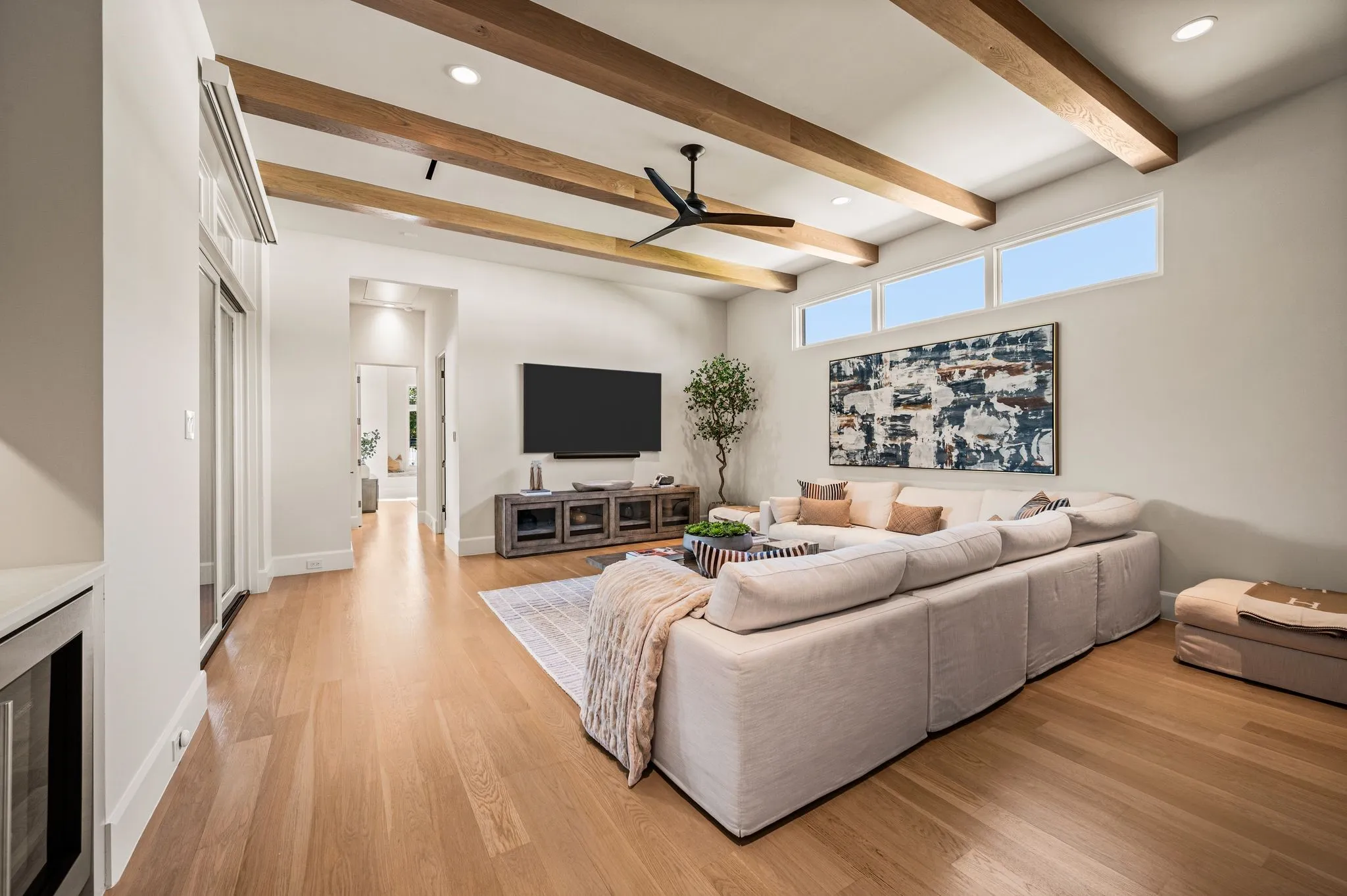 Single Family Residence For Sale in Denton County , 4404 Saddleback Lane, Southlake, Texas 76092, 5 Bedroom, 6 Bathroom, 4 Garage spaces, 7,172 Sqft, built in 2020, mls#21407115, Real Estate Agent in Southlake, Homes For Sale in Denton county, Homes For Sale in Southlake, Realtor in Southlake Texas, Real Estate Brokerage Independent Realty Texas, Luminita Cordes Realtor
