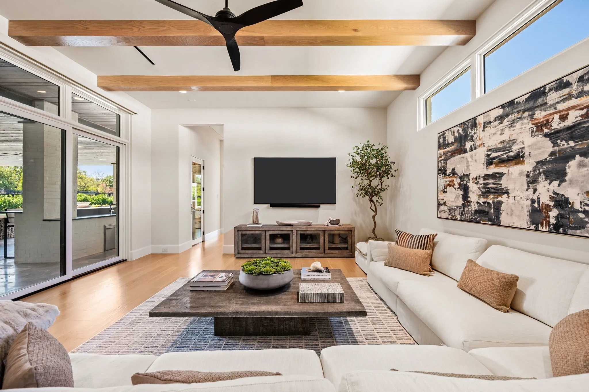 Single Family Residence For Sale in Denton County , 4404 Saddleback Lane, Southlake, Texas 76092, 5 Bedroom, 6 Bathroom, 4 Garage spaces, 7,172 Sqft, built in 2020, mls#21407115, Real Estate Agent in Southlake, Homes For Sale in Denton county, Homes For Sale in Southlake, Realtor in Southlake Texas, Real Estate Brokerage Independent Realty Texas, Luminita Cordes Realtor
