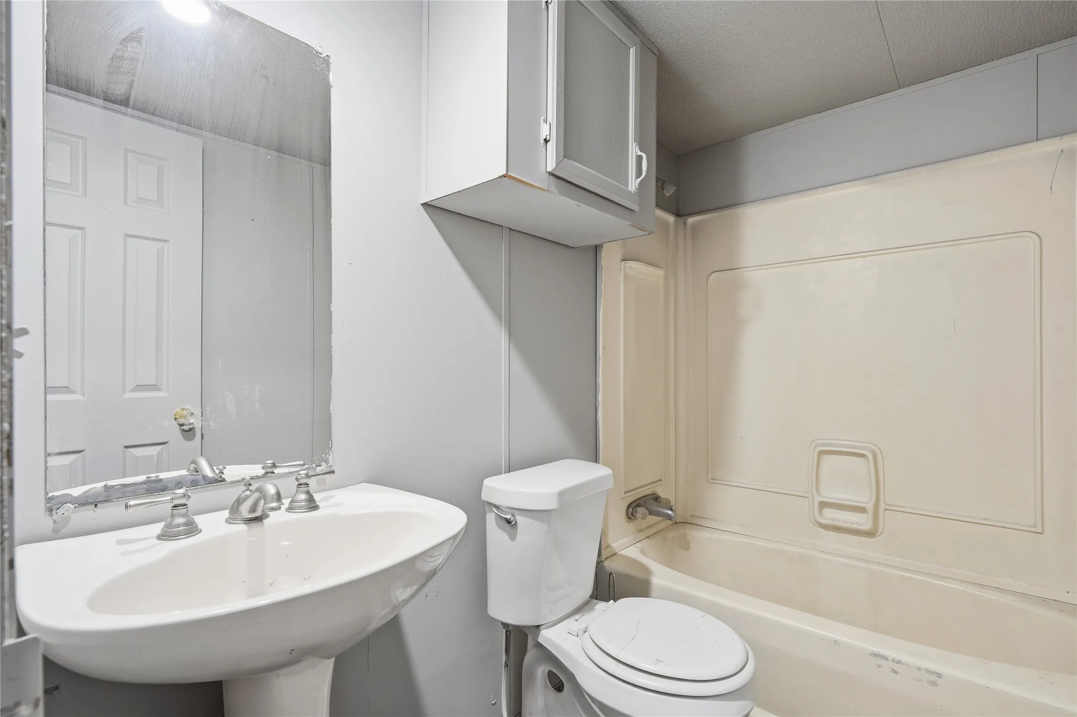 Mobile Home For Sale in Parker County , 103 Woodland Court, Springtown, Texas 76082, 3 Bedroom, 2 Bathroom, Garage spaces, 1,564 Sqft, built in 1996, mls#21407713, Real Estate Agent in Springtown, Homes For Sale in Parker county, Homes For Sale in Springtown, Realtor in Springtown Texas, Real Estate Brokerage Independent Realty Texas, Luminita Cordes Realtor