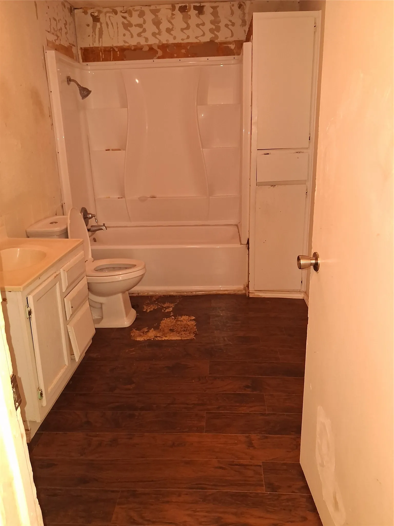 Single Family Residence For Sale in Grayson County , 319 W Moore Street, Sherman, Texas 75090, 3 Bedroom, 1 Bathroom, Garage spaces, 1,272 Sqft, built in 1980, mls#21408533, Real Estate Agent in Sherman, Homes For Sale in Grayson county, Homes For Sale in Sherman, Realtor in Sherman Texas, Real Estate Brokerage Independent Realty Texas, Luminita Cordes Realtor