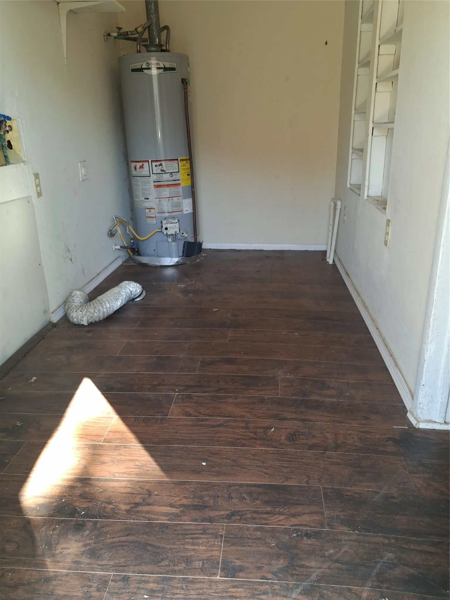 Single Family Residence For Sale in Grayson County , 319 W Moore Street, Sherman, Texas 75090, 3 Bedroom, 1 Bathroom, Garage spaces, 1,272 Sqft, built in 1980, mls#21408533, Real Estate Agent in Sherman, Homes For Sale in Grayson county, Homes For Sale in Sherman, Realtor in Sherman Texas, Real Estate Brokerage Independent Realty Texas, Luminita Cordes Realtor