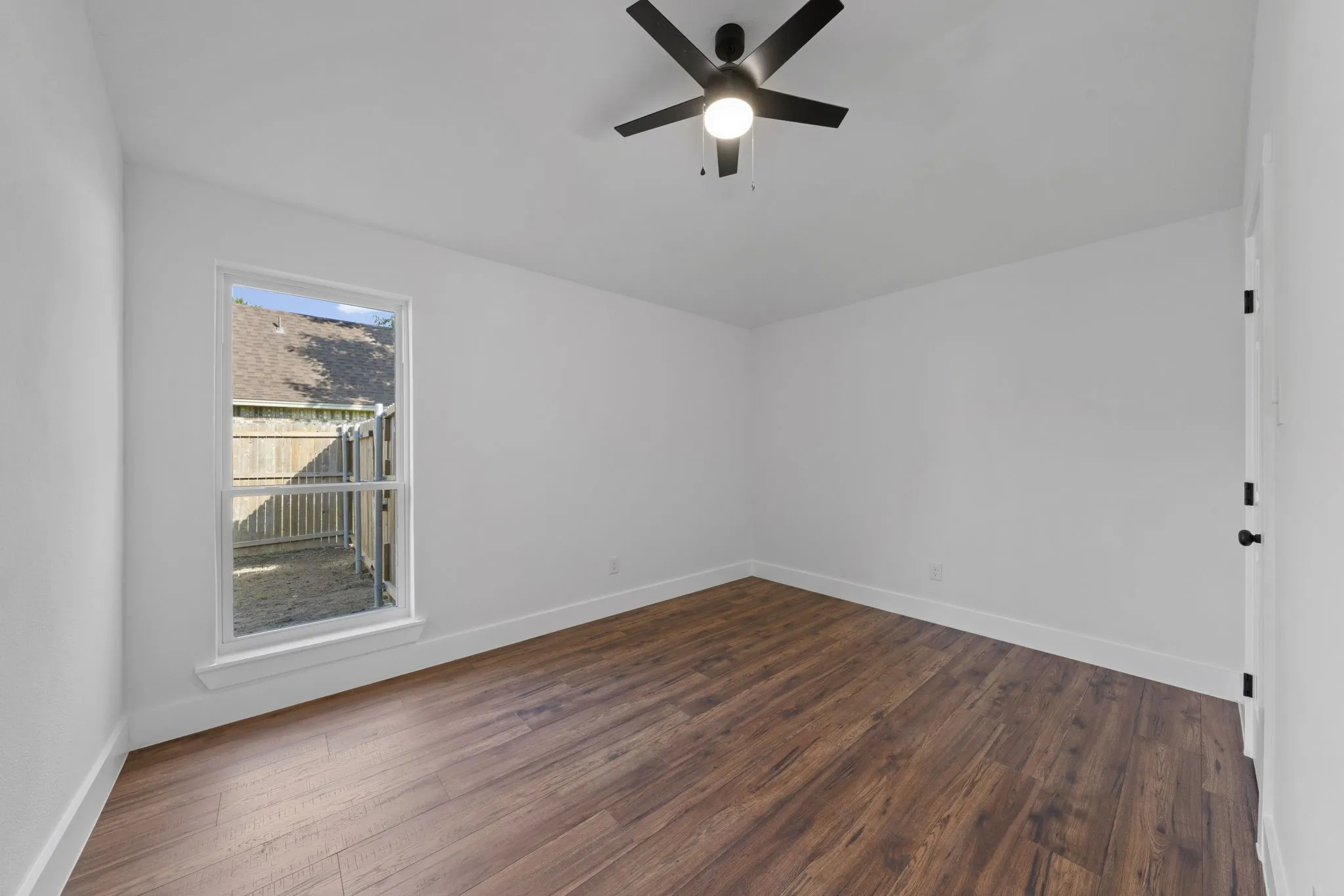 Single Family Residence For Sale in Dallas County , 920 Worthington Drive, De Soto, Texas 75115, 3 Bedroom, 2 Bathroom, 2 Garage spaces, 1,782 Sqft, built in 1989, mls#21407064, Real Estate Agent in De Soto, Homes For Sale in Dallas county, Homes For Sale in De Soto, Realtor in De Soto Texas, Real Estate Brokerage Independent Realty Texas, Luminita Cordes Realtor