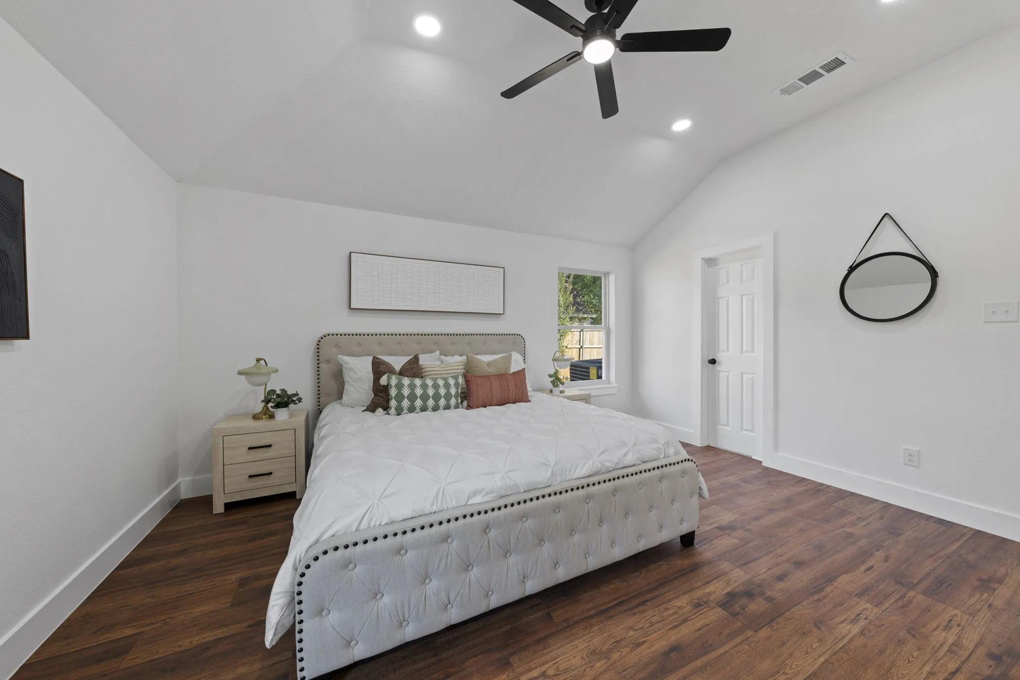 Single Family Residence For Sale in Dallas County , 920 Worthington Drive, De Soto, Texas 75115, 3 Bedroom, 2 Bathroom, 2 Garage spaces, 1,782 Sqft, built in 1989, mls#21407064, Real Estate Agent in De Soto, Homes For Sale in Dallas county, Homes For Sale in De Soto, Realtor in De Soto Texas, Real Estate Brokerage Independent Realty Texas, Luminita Cordes Realtor