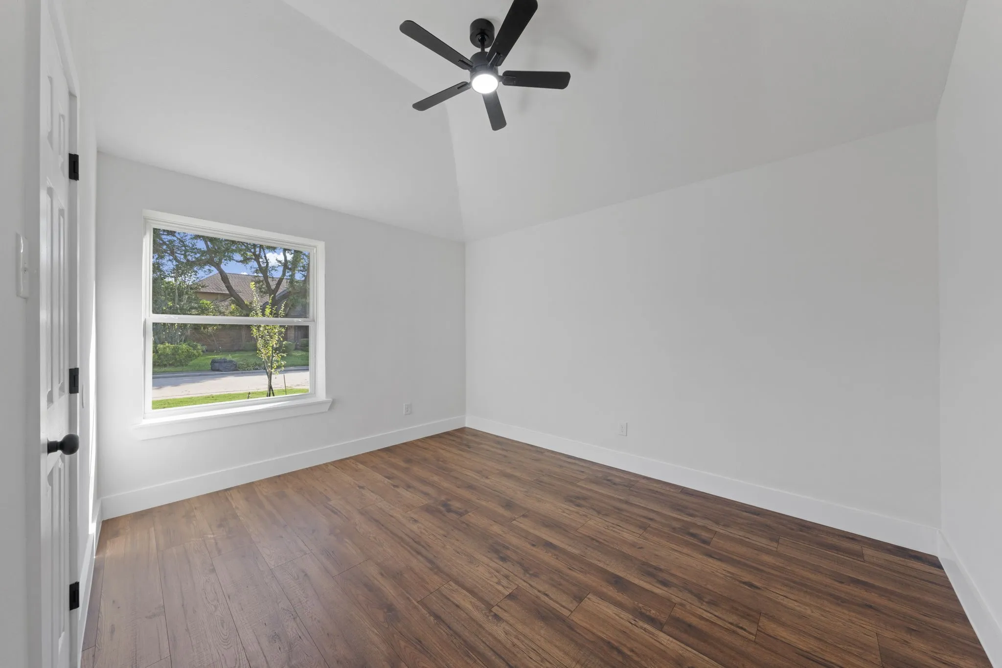 Single Family Residence For Sale in Dallas County , 920 Worthington Drive, De Soto, Texas 75115, 3 Bedroom, 2 Bathroom, 2 Garage spaces, 1,782 Sqft, built in 1989, mls#21407064, Real Estate Agent in De Soto, Homes For Sale in Dallas county, Homes For Sale in De Soto, Realtor in De Soto Texas, Real Estate Brokerage Independent Realty Texas, Luminita Cordes Realtor