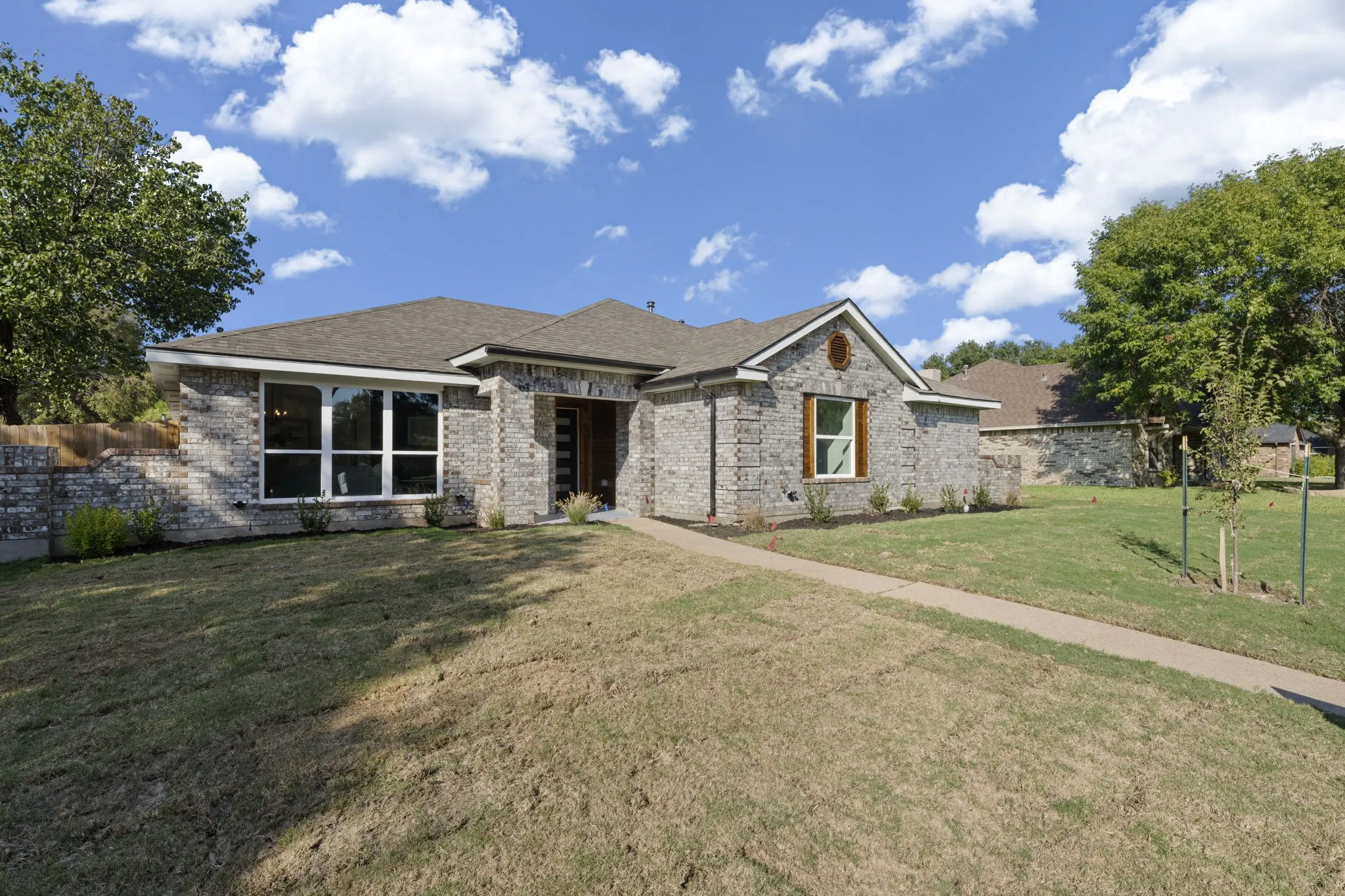 Single Family Residence For Sale in Dallas County , 920 Worthington Drive, De Soto, Texas 75115, 3 Bedroom, 2 Bathroom, 2 Garage spaces, 1,782 Sqft, built in 1989, mls#21407064, Real Estate Agent in De Soto, Homes For Sale in Dallas county, Homes For Sale in De Soto, Realtor in De Soto Texas, Real Estate Brokerage Independent Realty Texas, Luminita Cordes Realtor