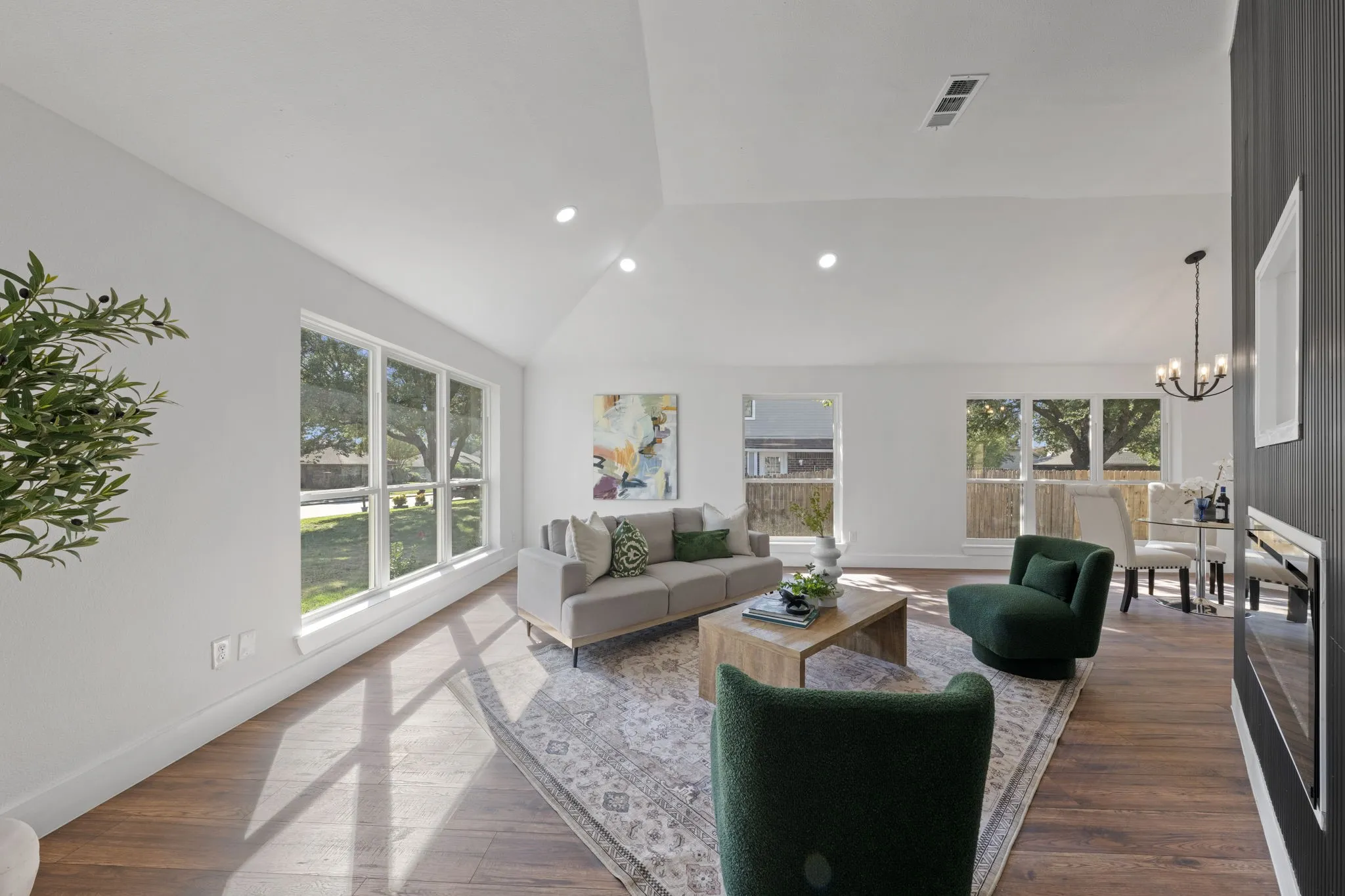 Single Family Residence For Sale in Dallas County , 920 Worthington Drive, De Soto, Texas 75115, 3 Bedroom, 2 Bathroom, 2 Garage spaces, 1,782 Sqft, built in 1989, mls#21407064, Real Estate Agent in De Soto, Homes For Sale in Dallas county, Homes For Sale in De Soto, Realtor in De Soto Texas, Real Estate Brokerage Independent Realty Texas, Luminita Cordes Realtor