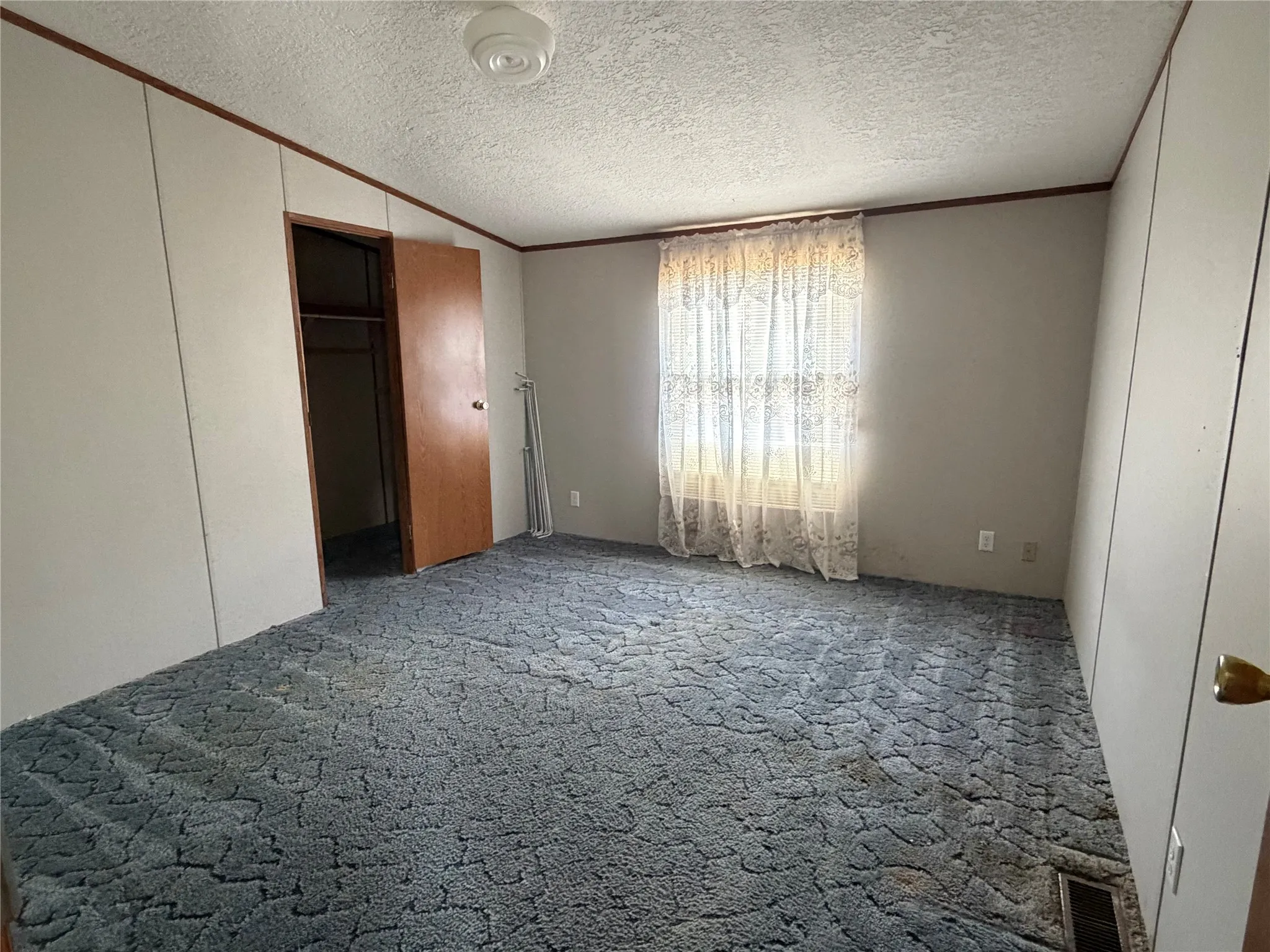Mobile Home For Sale in Johnson County , 8453 County Road 1206, Rio Vista, Texas 76093, 3 Bedroom, 2 Bathroom, Garage spaces, 1,728 Sqft, built in 1992, mls#21396327, Real Estate Agent in Rio Vista, Homes For Sale in Johnson county, Homes For Sale in Rio Vista, Realtor in Rio Vista Texas, Real Estate Brokerage Independent Realty Texas, Luminita Cordes Realtor