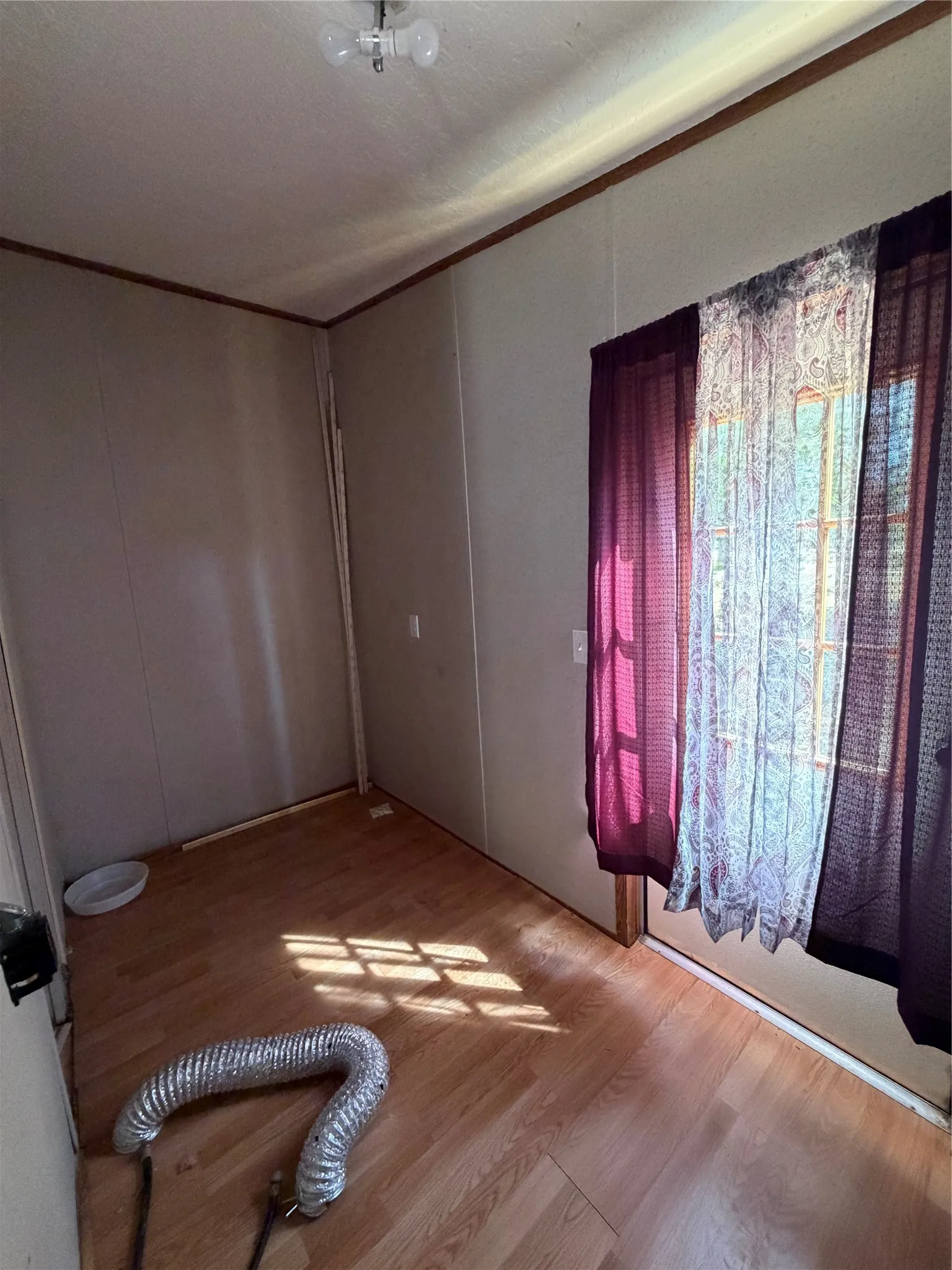 Mobile Home For Sale in Johnson County , 8453 County Road 1206, Rio Vista, Texas 76093, 3 Bedroom, 2 Bathroom, Garage spaces, 1,728 Sqft, built in 1992, mls#21396327, Real Estate Agent in Rio Vista, Homes For Sale in Johnson county, Homes For Sale in Rio Vista, Realtor in Rio Vista Texas, Real Estate Brokerage Independent Realty Texas, Luminita Cordes Realtor