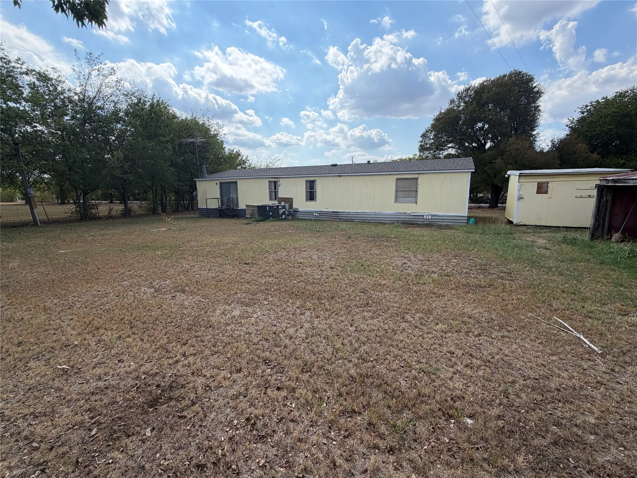 Mobile Home For Sale in Johnson County , 8453 County Road 1206, Rio Vista, Texas 76093, 3 Bedroom, 2 Bathroom, Garage spaces, 1,728 Sqft, built in 1992, mls#21396327, Real Estate Agent in Rio Vista, Homes For Sale in Johnson county, Homes For Sale in Rio Vista, Realtor in Rio Vista Texas, Real Estate Brokerage Independent Realty Texas, Luminita Cordes Realtor
