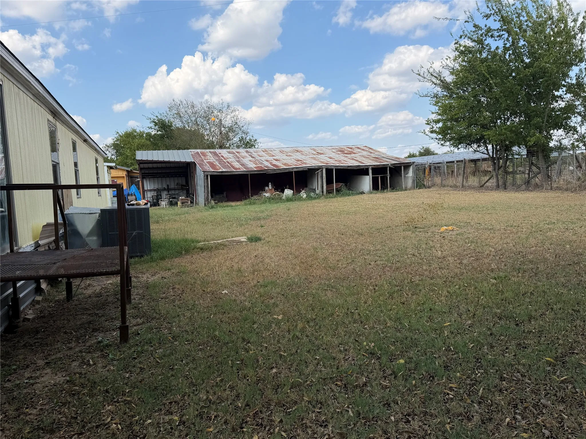 Mobile Home For Sale in Johnson County , 8453 County Road 1206, Rio Vista, Texas 76093, 3 Bedroom, 2 Bathroom, Garage spaces, 1,728 Sqft, built in 1992, mls#21396327, Real Estate Agent in Rio Vista, Homes For Sale in Johnson county, Homes For Sale in Rio Vista, Realtor in Rio Vista Texas, Real Estate Brokerage Independent Realty Texas, Luminita Cordes Realtor