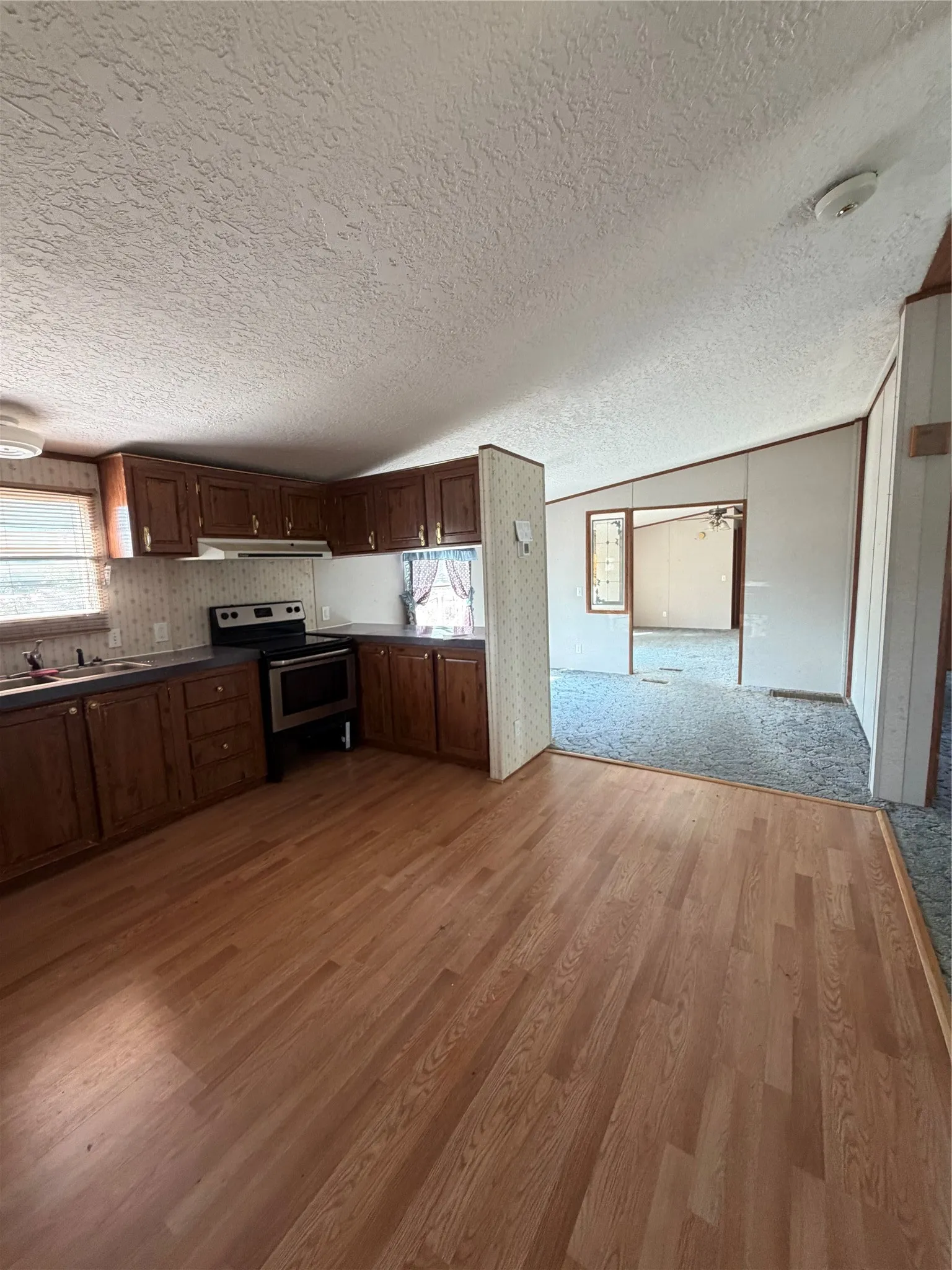 Mobile Home For Sale in Johnson County , 8453 County Road 1206, Rio Vista, Texas 76093, 3 Bedroom, 2 Bathroom, Garage spaces, 1,728 Sqft, built in 1992, mls#21396327, Real Estate Agent in Rio Vista, Homes For Sale in Johnson county, Homes For Sale in Rio Vista, Realtor in Rio Vista Texas, Real Estate Brokerage Independent Realty Texas, Luminita Cordes Realtor