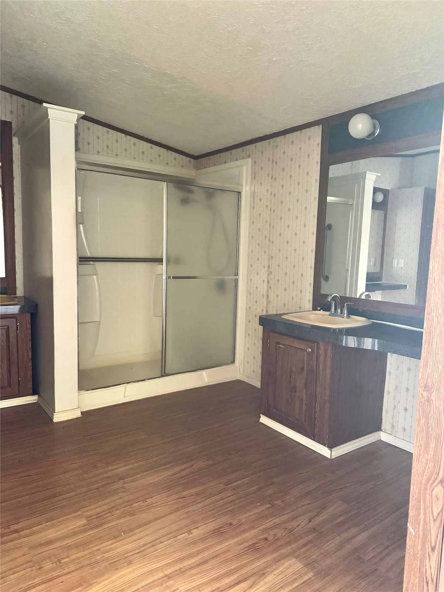 Mobile Home For Sale in Johnson County , 8453 County Road 1206, Rio Vista, Texas 76093, 3 Bedroom, 2 Bathroom, Garage spaces, 1,728 Sqft, built in 1992, mls#21396327, Real Estate Agent in Rio Vista, Homes For Sale in Johnson county, Homes For Sale in Rio Vista, Realtor in Rio Vista Texas, Real Estate Brokerage Independent Realty Texas, Luminita Cordes Realtor