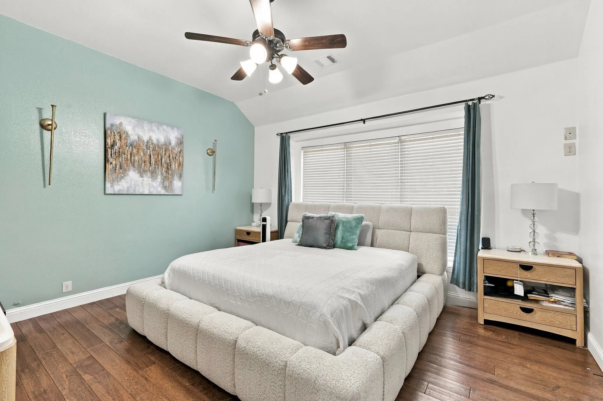 Single Family Residence For Sale in Denton County , 1721 Whistler Drive, Little Elm, Texas 75068, 4 Bedroom, 3 Bathroom, 2 Garage spaces, 3,027 Sqft, built in 2016, mls#21408572, Real Estate Agent in Little Elm, Homes For Sale in Denton county, Homes For Sale in Little Elm, Realtor in Little Elm Texas, Real Estate Brokerage Independent Realty Texas, Luminita Cordes Realtor