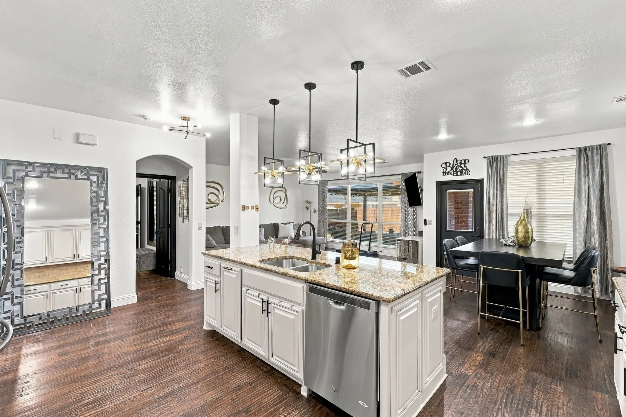 Single Family Residence For Sale in Denton County , 1721 Whistler Drive, Little Elm, Texas 75068, 4 Bedroom, 3 Bathroom, 2 Garage spaces, 3,027 Sqft, built in 2016, mls#21408572, Real Estate Agent in Little Elm, Homes For Sale in Denton county, Homes For Sale in Little Elm, Realtor in Little Elm Texas, Real Estate Brokerage Independent Realty Texas, Luminita Cordes Realtor
