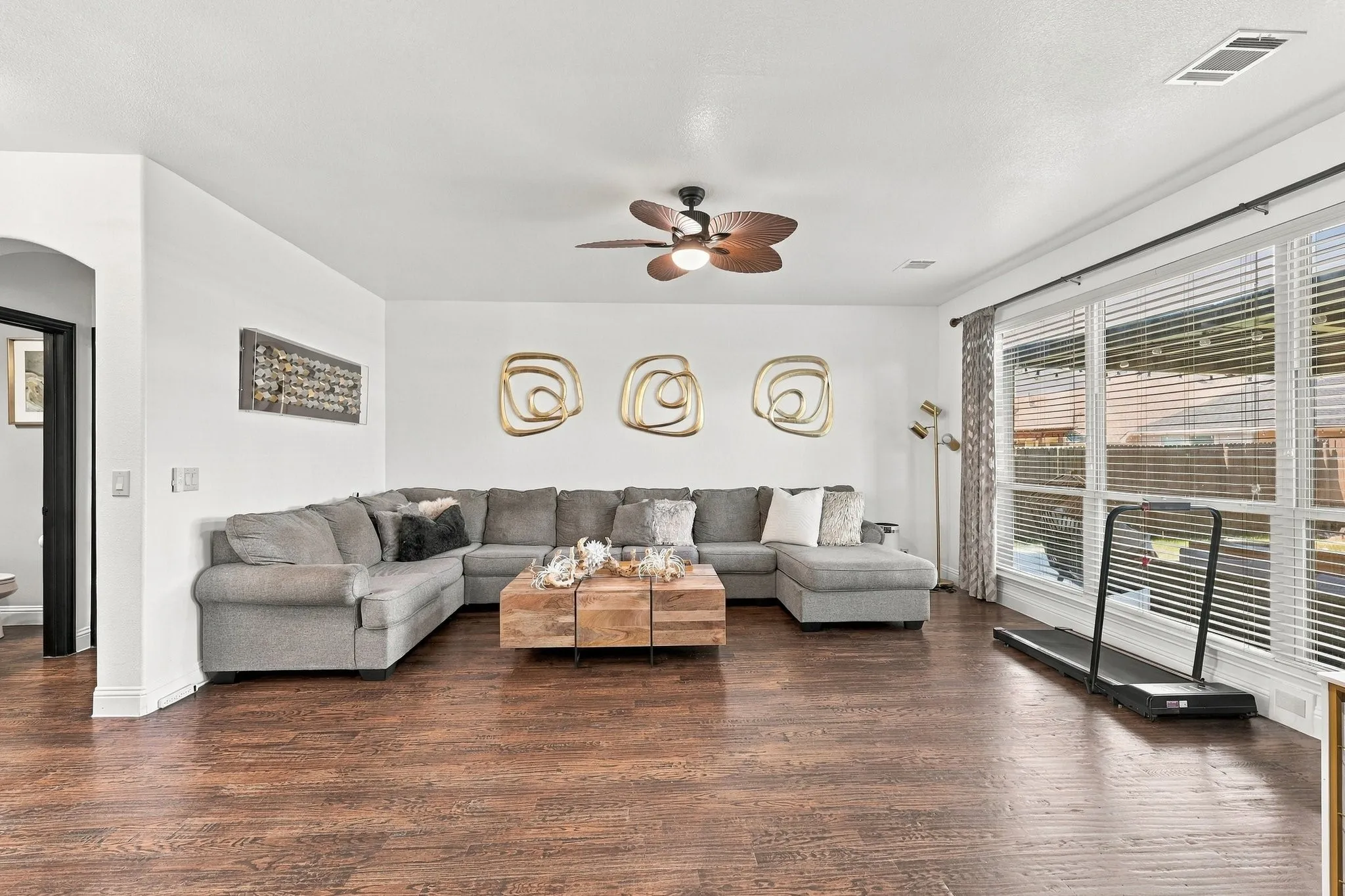 Single Family Residence For Sale in Denton County , 1721 Whistler Drive, Little Elm, Texas 75068, 4 Bedroom, 3 Bathroom, 2 Garage spaces, 3,027 Sqft, built in 2016, mls#21408572, Real Estate Agent in Little Elm, Homes For Sale in Denton county, Homes For Sale in Little Elm, Realtor in Little Elm Texas, Real Estate Brokerage Independent Realty Texas, Luminita Cordes Realtor