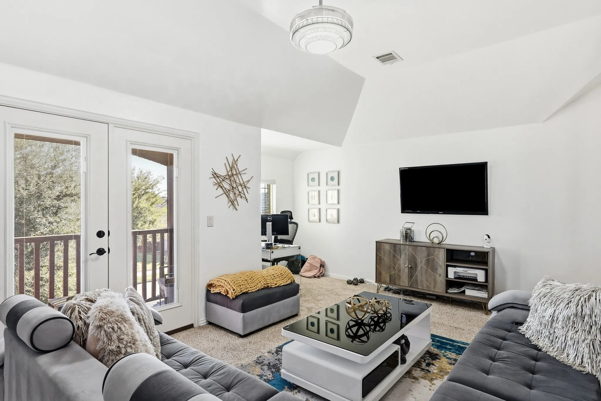 Single Family Residence For Sale in Denton County , 1721 Whistler Drive, Little Elm, Texas 75068, 4 Bedroom, 3 Bathroom, 2 Garage spaces, 3,027 Sqft, built in 2016, mls#21408572, Real Estate Agent in Little Elm, Homes For Sale in Denton county, Homes For Sale in Little Elm, Realtor in Little Elm Texas, Real Estate Brokerage Independent Realty Texas, Luminita Cordes Realtor