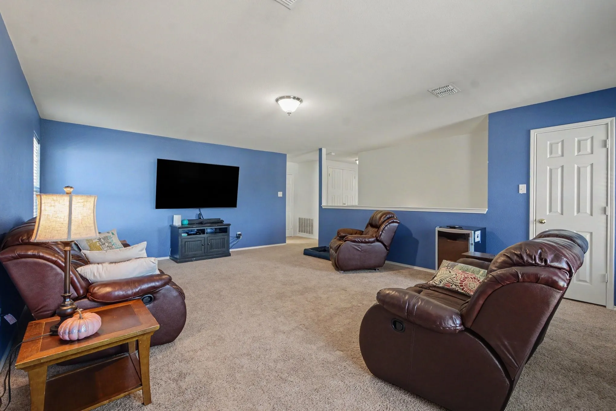Game room on 2nd floor
16 feet x 21 feet