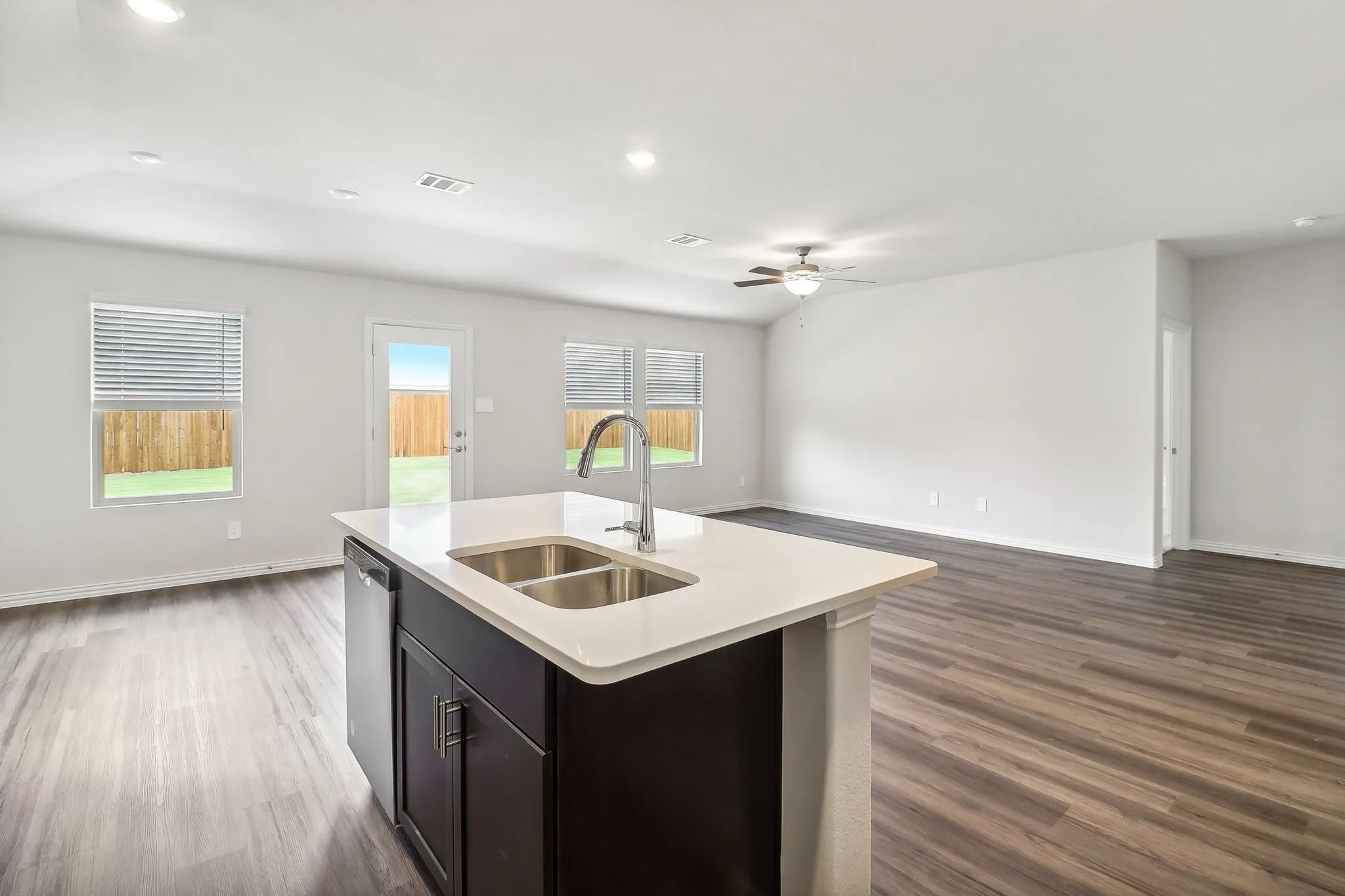 Single Family Residence For Rent in Grayson County , 2124 Gustavus Drive, Sherman, Texas 75092, 3 Bedroom, 2 Bathroom, 2 Garage spaces, 1,659 Sqft, built in 2024, mls#21407757, Real Estate Agent in Sherman, Homes For Rent in Grayson county, Homes For Rent in Sherman, Realtor in Sherman Texas, Real Estate Brokerage Independent Realty Texas, Luminita Cordes Realtor