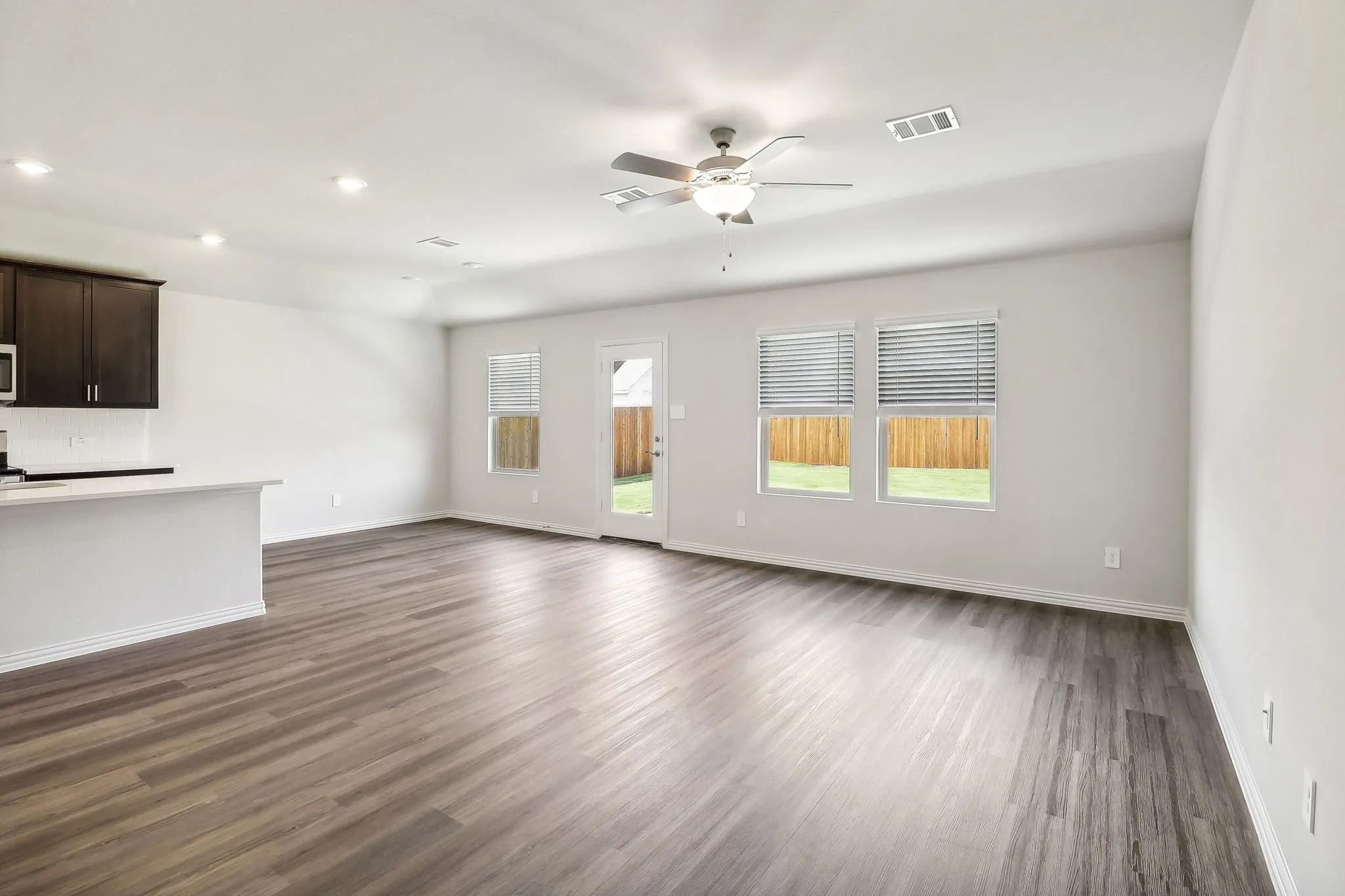 Single Family Residence For Rent in Grayson County , 2124 Gustavus Drive, Sherman, Texas 75092, 3 Bedroom, 2 Bathroom, 2 Garage spaces, 1,659 Sqft, built in 2024, mls#21407757, Real Estate Agent in Sherman, Homes For Rent in Grayson county, Homes For Rent in Sherman, Realtor in Sherman Texas, Real Estate Brokerage Independent Realty Texas, Luminita Cordes Realtor
