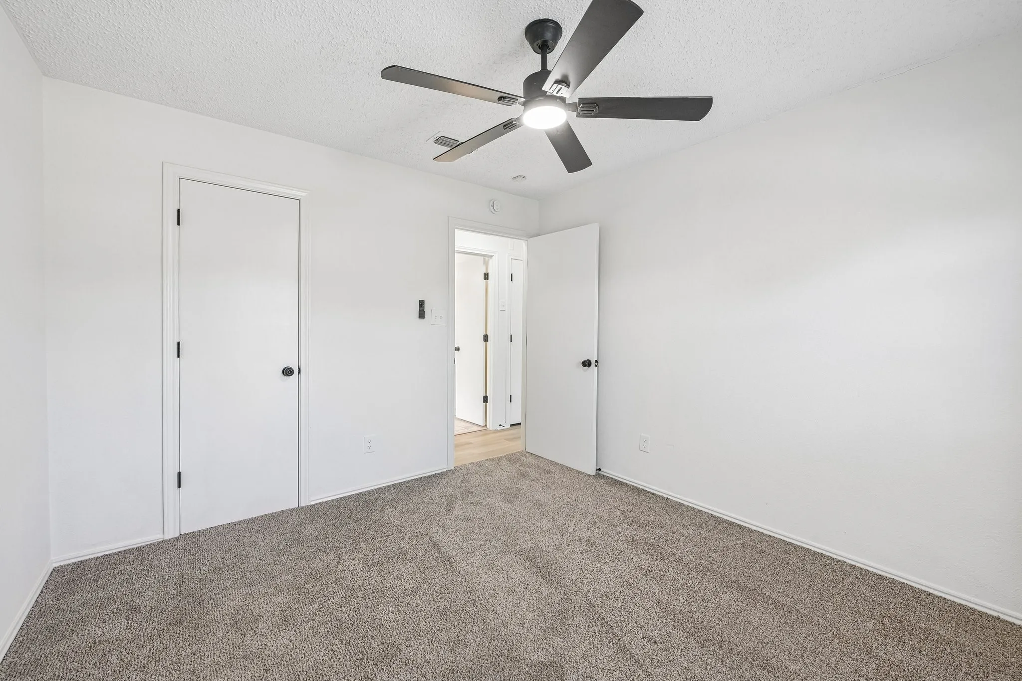 Single Family Residence For Sale in Dallas County , 4913 Van Ness Street, Garland, Texas 75043, 3 Bedroom, 2 Bathroom, 2 Garage spaces, 1,851 Sqft, built in 1985, mls#21408268, Real Estate Agent in Garland, Homes For Sale in Dallas county, Homes For Sale in Garland, Realtor in Garland Texas, Real Estate Brokerage Independent Realty Texas, Luminita Cordes Realtor