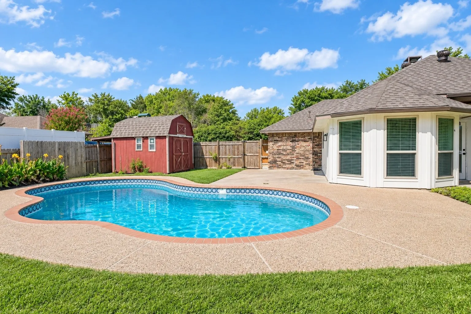 Single Family Residence For Sale in Dallas County , 4913 Van Ness Street, Garland, Texas 75043, 3 Bedroom, 2 Bathroom, 2 Garage spaces, 1,851 Sqft, built in 1985, mls#21408268, Real Estate Agent in Garland, Homes For Sale in Dallas county, Homes For Sale in Garland, Realtor in Garland Texas, Real Estate Brokerage Independent Realty Texas, Luminita Cordes Realtor