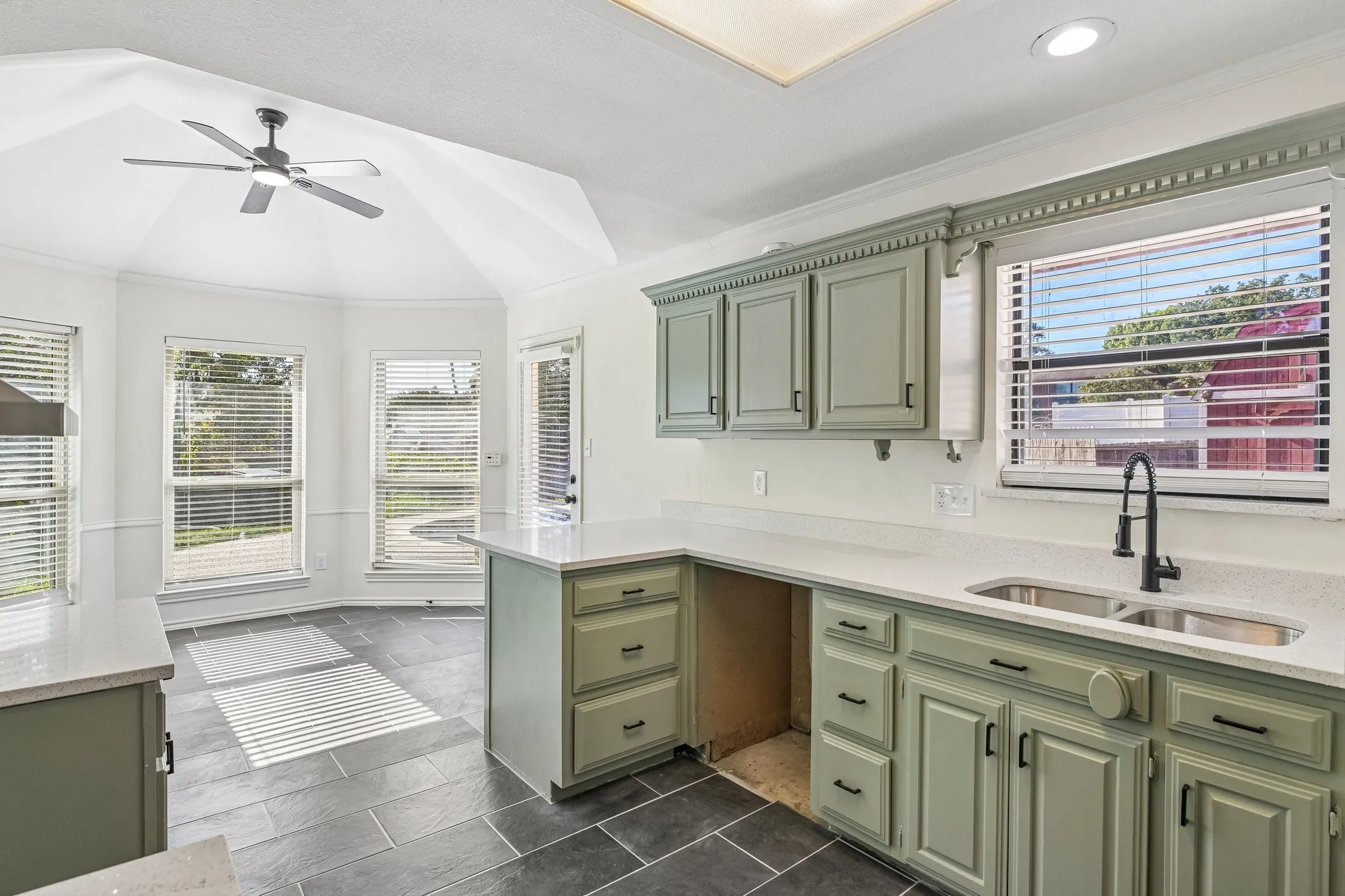 Single Family Residence For Sale in Dallas County , 4913 Van Ness Street, Garland, Texas 75043, 3 Bedroom, 2 Bathroom, 2 Garage spaces, 1,851 Sqft, built in 1985, mls#21408268, Real Estate Agent in Garland, Homes For Sale in Dallas county, Homes For Sale in Garland, Realtor in Garland Texas, Real Estate Brokerage Independent Realty Texas, Luminita Cordes Realtor