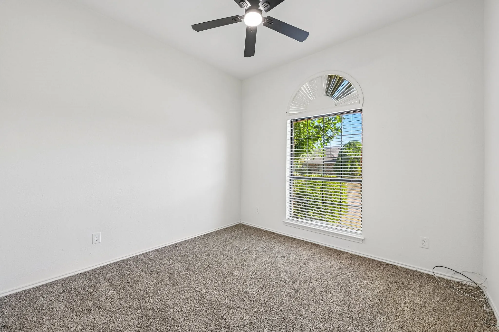 Single Family Residence For Sale in Dallas County , 4913 Van Ness Street, Garland, Texas 75043, 3 Bedroom, 2 Bathroom, 2 Garage spaces, 1,851 Sqft, built in 1985, mls#21408268, Real Estate Agent in Garland, Homes For Sale in Dallas county, Homes For Sale in Garland, Realtor in Garland Texas, Real Estate Brokerage Independent Realty Texas, Luminita Cordes Realtor