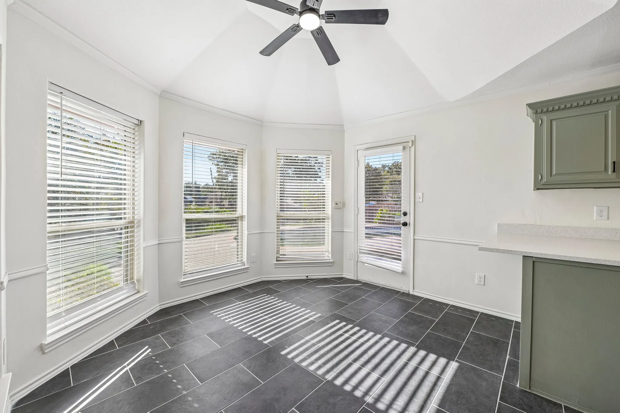 Single Family Residence For Sale in Dallas County , 4913 Van Ness Street, Garland, Texas 75043, 3 Bedroom, 2 Bathroom, 2 Garage spaces, 1,851 Sqft, built in 1985, mls#21408268, Real Estate Agent in Garland, Homes For Sale in Dallas county, Homes For Sale in Garland, Realtor in Garland Texas, Real Estate Brokerage Independent Realty Texas, Luminita Cordes Realtor