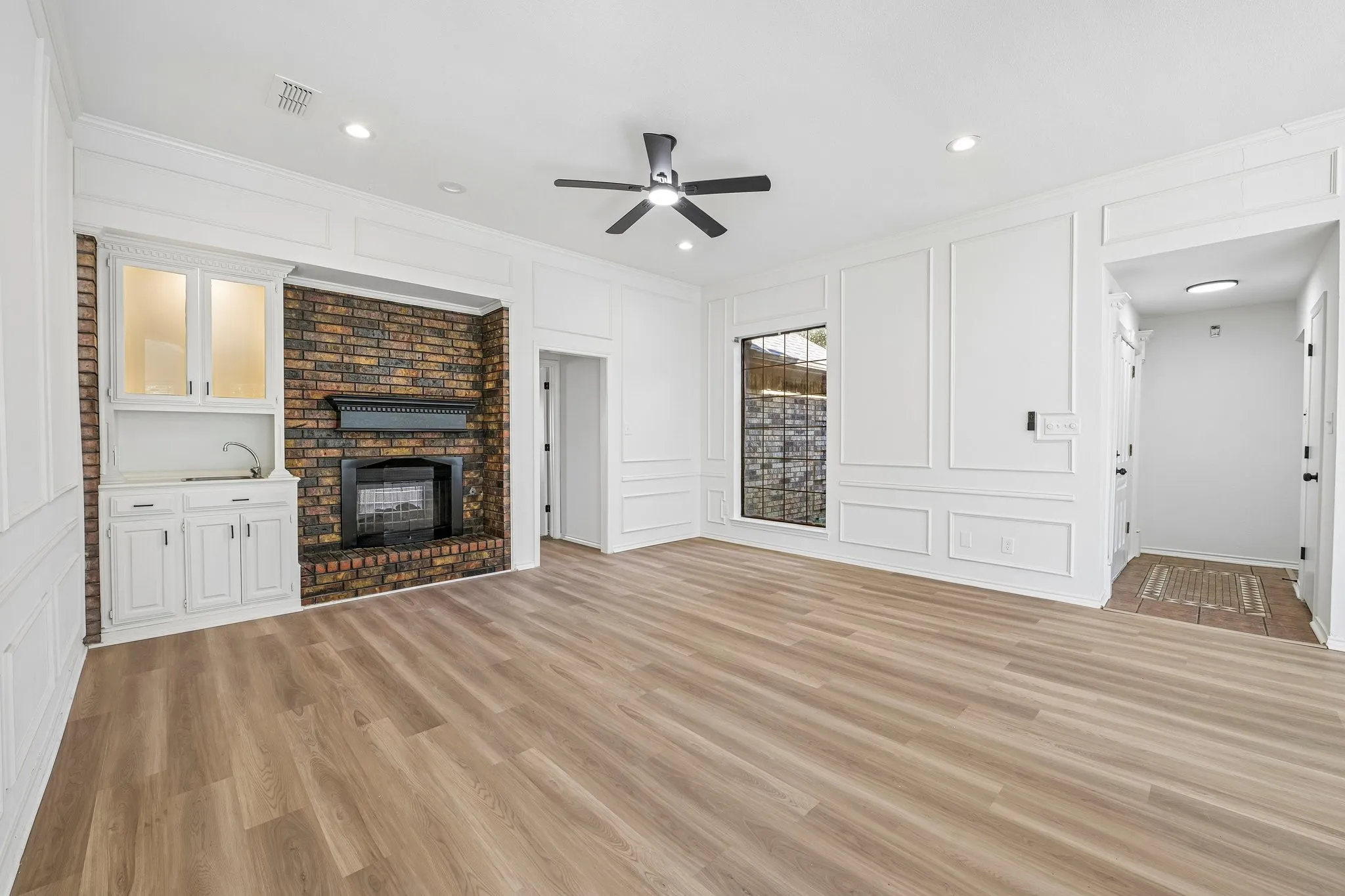 Single Family Residence For Sale in Dallas County , 4913 Van Ness Street, Garland, Texas 75043, 3 Bedroom, 2 Bathroom, 2 Garage spaces, 1,851 Sqft, built in 1985, mls#21408268, Real Estate Agent in Garland, Homes For Sale in Dallas county, Homes For Sale in Garland, Realtor in Garland Texas, Real Estate Brokerage Independent Realty Texas, Luminita Cordes Realtor