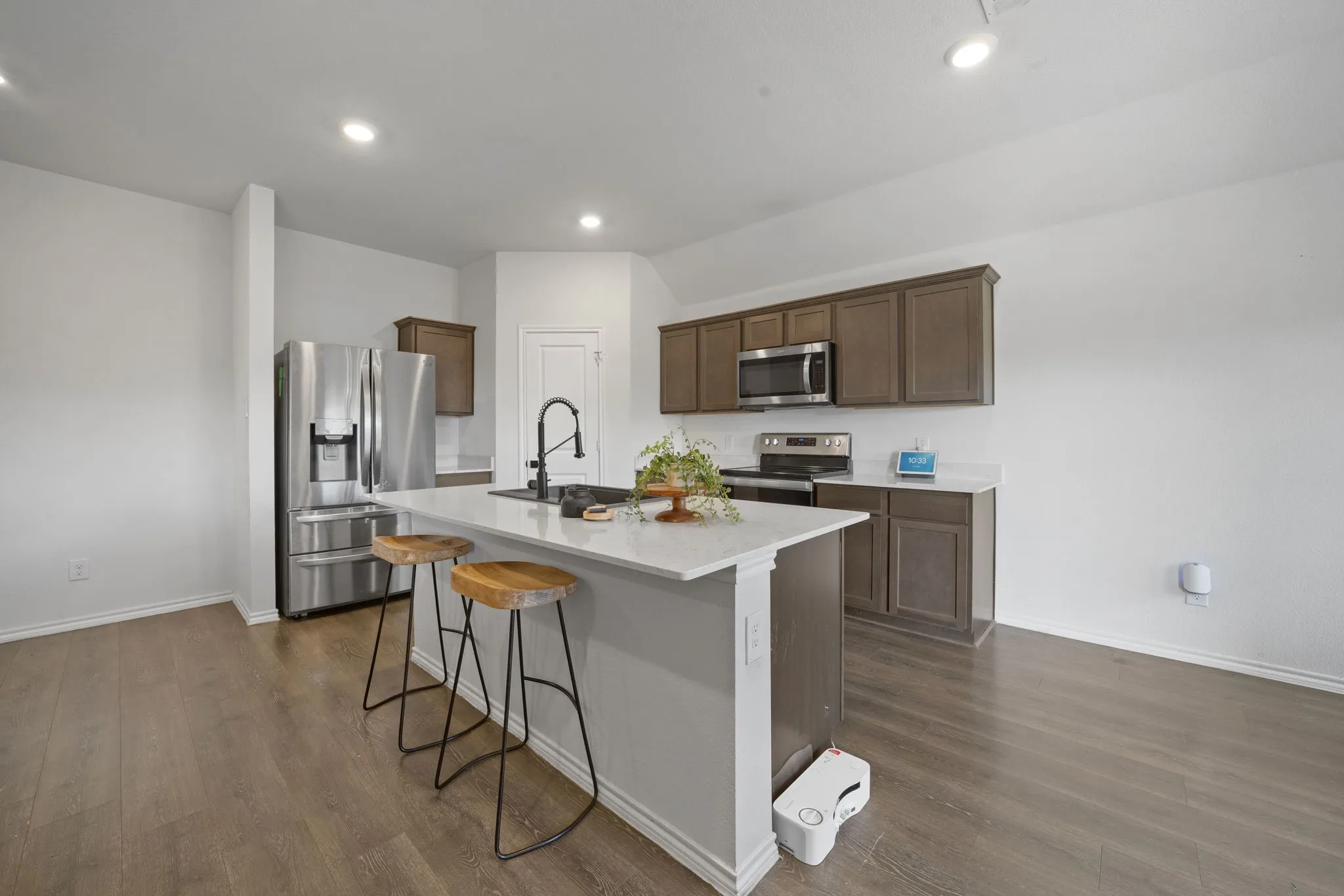 Single Family Residence For Sale in Ellis County , 216 Churchill Court, Waxahachie, Texas 75165, 4 Bedroom, 2 Bathroom, 2 Garage spaces, 1,764 Sqft, built in 2021, mls#21407103, Real Estate Agent in Waxahachie, Homes For Sale in Ellis county, Homes For Sale in Waxahachie, Realtor in Waxahachie Texas, Real Estate Brokerage Independent Realty Texas, Luminita Cordes Realtor