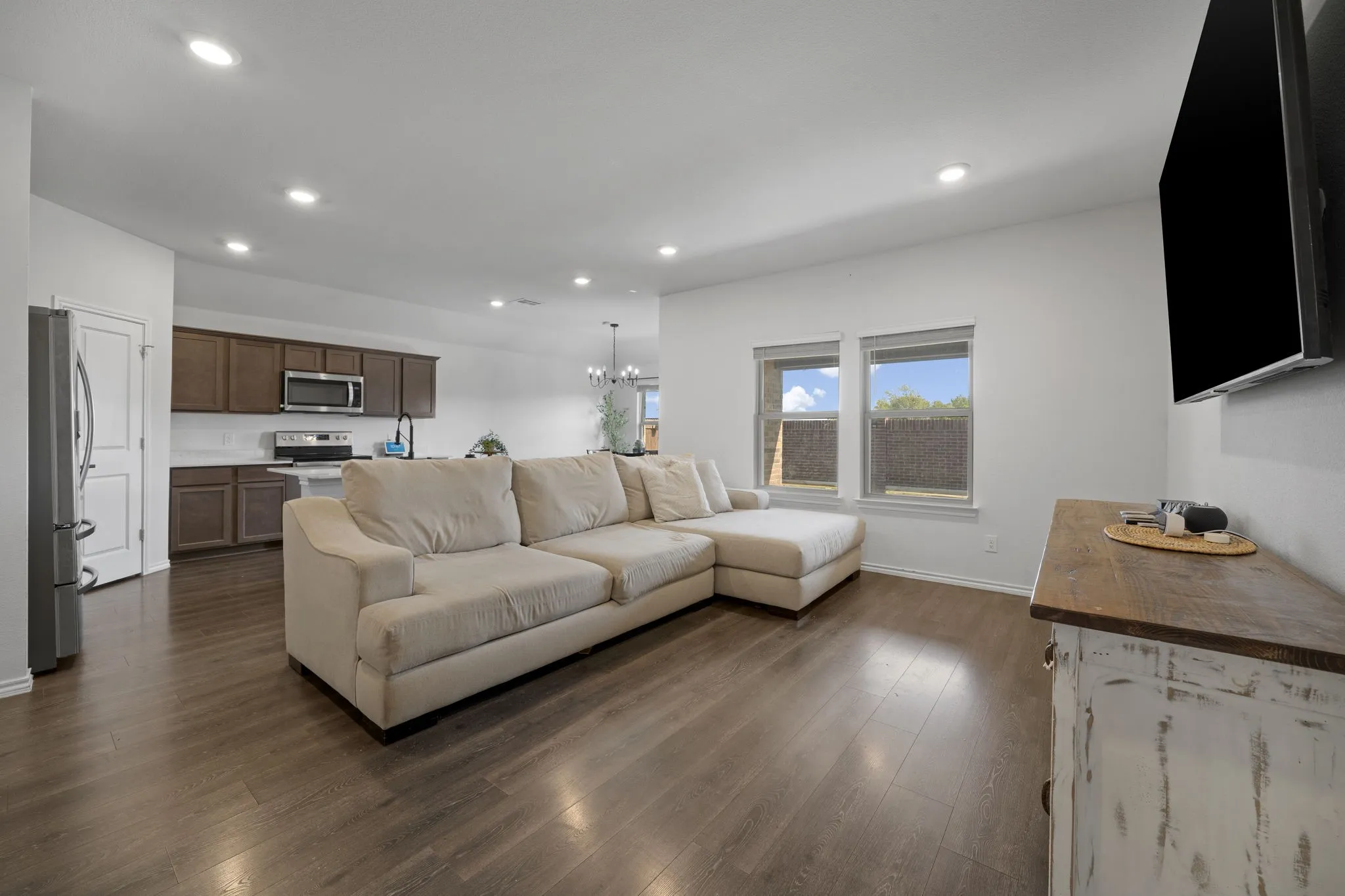 Single Family Residence For Sale in Ellis County , 216 Churchill Court, Waxahachie, Texas 75165, 4 Bedroom, 2 Bathroom, 2 Garage spaces, 1,764 Sqft, built in 2021, mls#21407103, Real Estate Agent in Waxahachie, Homes For Sale in Ellis county, Homes For Sale in Waxahachie, Realtor in Waxahachie Texas, Real Estate Brokerage Independent Realty Texas, Luminita Cordes Realtor