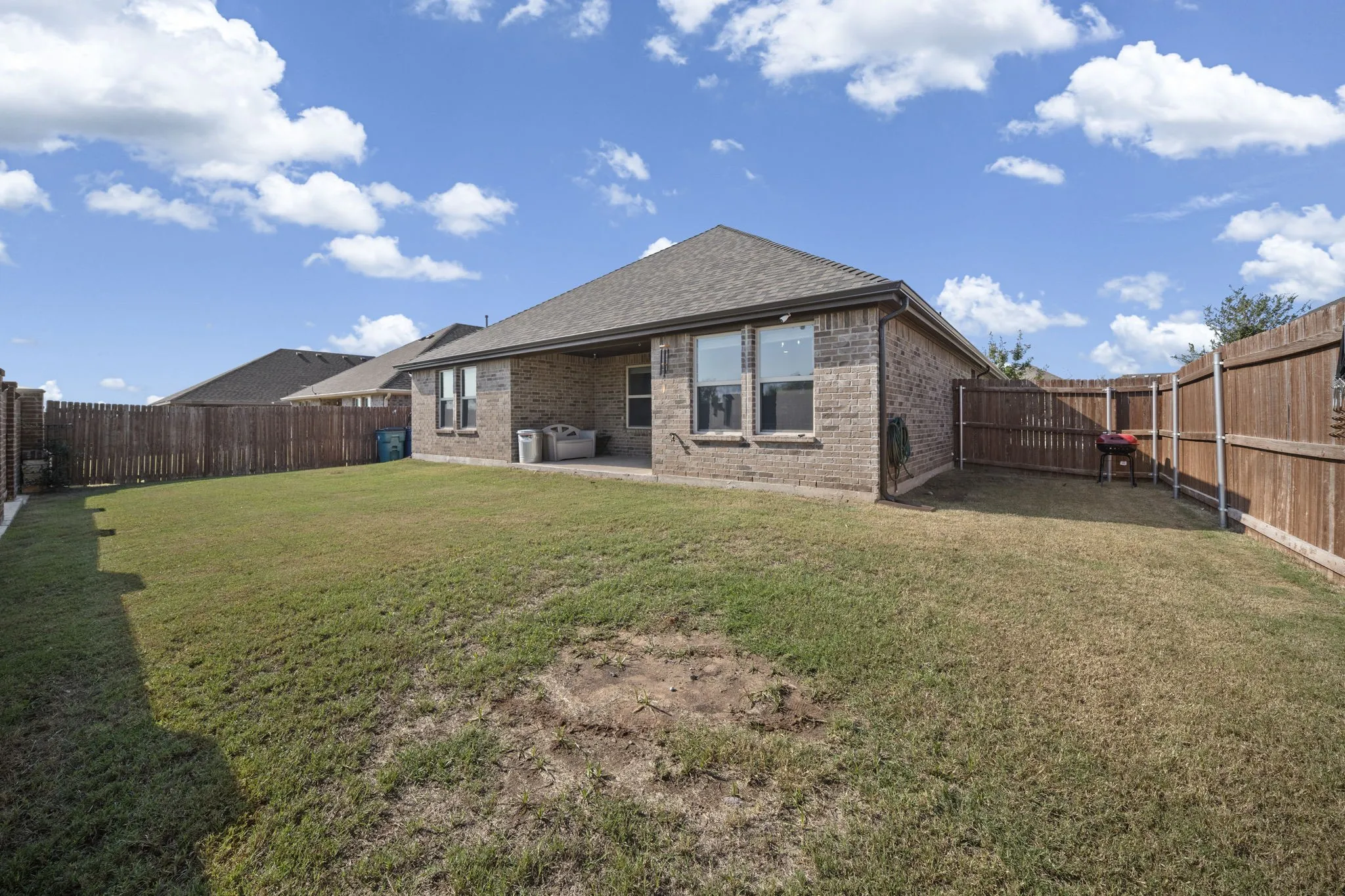 Single Family Residence For Sale in Ellis County , 216 Churchill Court, Waxahachie, Texas 75165, 4 Bedroom, 2 Bathroom, 2 Garage spaces, 1,764 Sqft, built in 2021, mls#21407103, Real Estate Agent in Waxahachie, Homes For Sale in Ellis county, Homes For Sale in Waxahachie, Realtor in Waxahachie Texas, Real Estate Brokerage Independent Realty Texas, Luminita Cordes Realtor