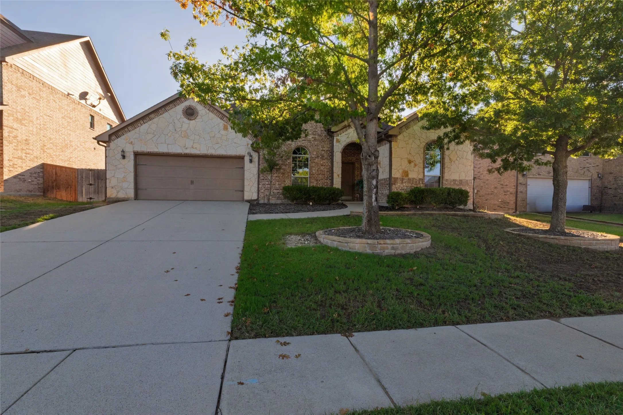 Single Family Residence For Sale in Parker County , 1505 Stetson Drive, Weatherford, Texas 76087, 4 Bedroom, 2 Bathroom, 2 Garage spaces, 1,881 Sqft, built in 2009, mls#21407594, Real Estate Agent in Weatherford, Homes For Sale in Parker county, Homes For Sale in Weatherford, Realtor in Weatherford Texas, Real Estate Brokerage Independent Realty Texas, Luminita Cordes Realtor