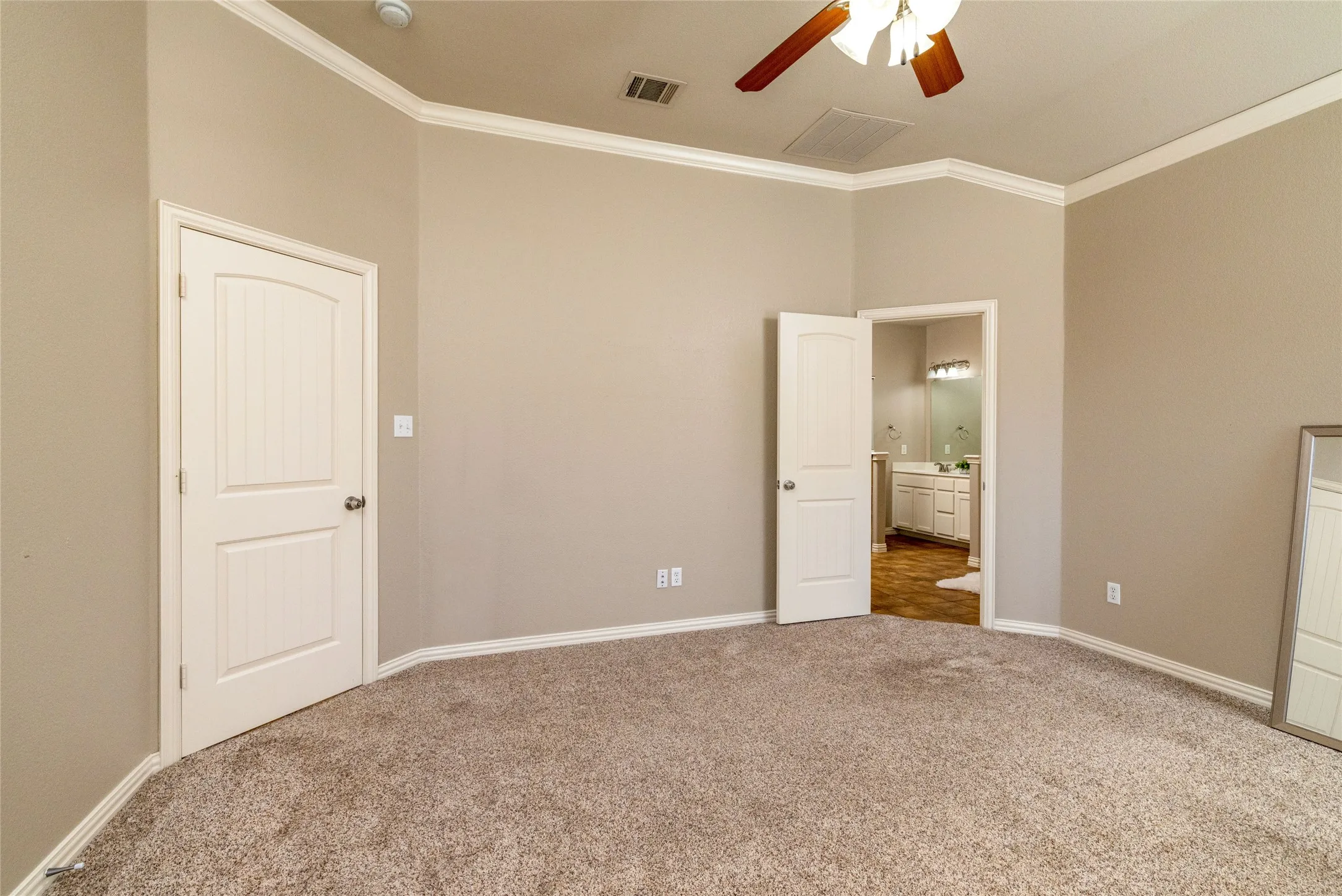 Single Family Residence For Sale in Parker County , 1505 Stetson Drive, Weatherford, Texas 76087, 4 Bedroom, 2 Bathroom, 2 Garage spaces, 1,881 Sqft, built in 2009, mls#21407594, Real Estate Agent in Weatherford, Homes For Sale in Parker county, Homes For Sale in Weatherford, Realtor in Weatherford Texas, Real Estate Brokerage Independent Realty Texas, Luminita Cordes Realtor