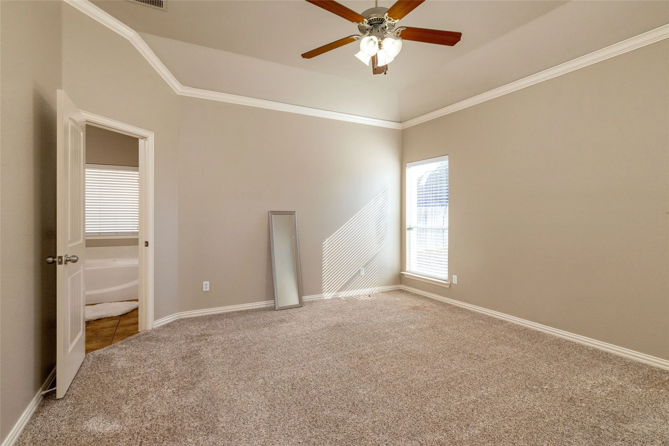 Single Family Residence For Sale in Parker County , 1505 Stetson Drive, Weatherford, Texas 76087, 4 Bedroom, 2 Bathroom, 2 Garage spaces, 1,881 Sqft, built in 2009, mls#21407594, Real Estate Agent in Weatherford, Homes For Sale in Parker county, Homes For Sale in Weatherford, Realtor in Weatherford Texas, Real Estate Brokerage Independent Realty Texas, Luminita Cordes Realtor