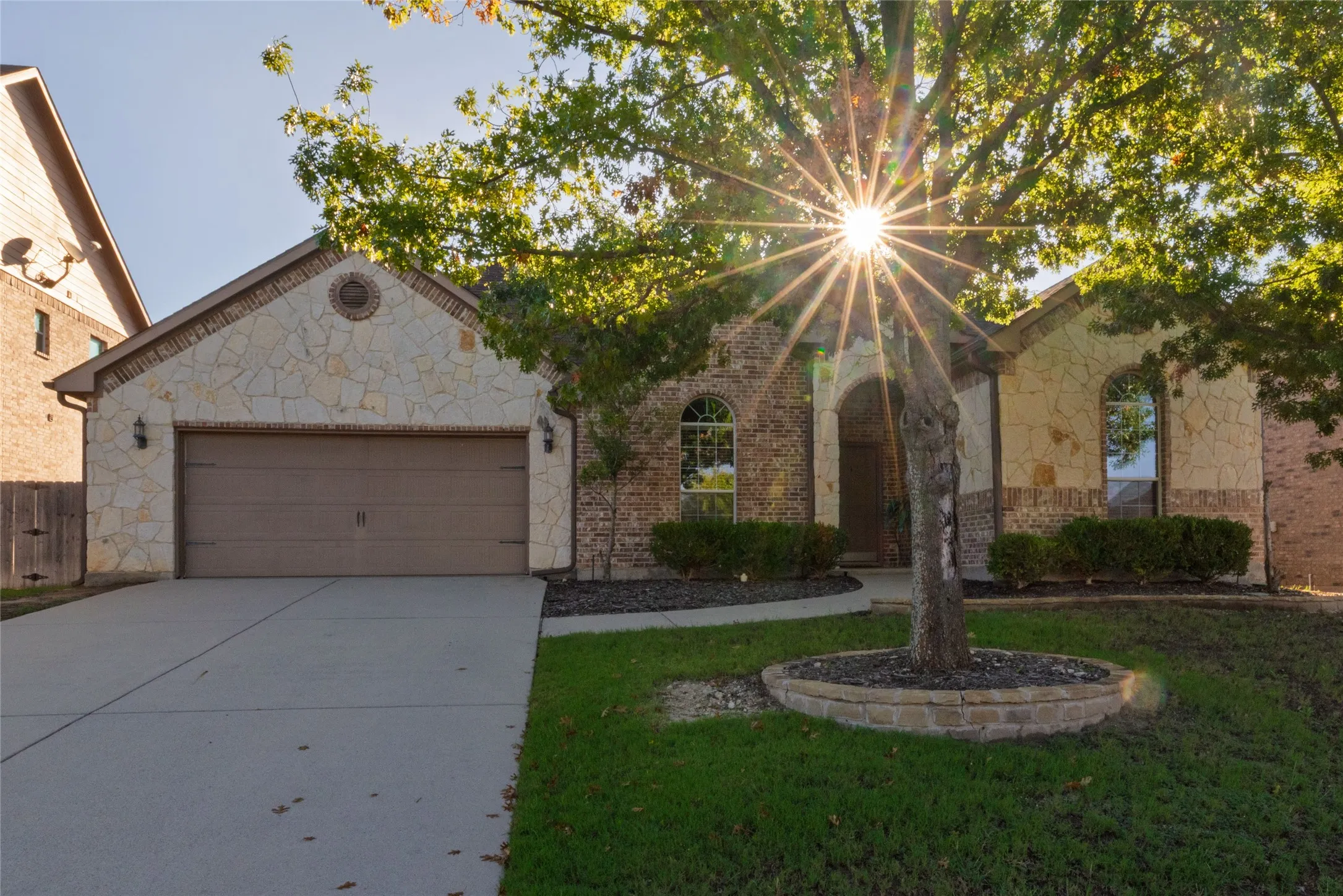 Single Family Residence For Sale in Parker County , 1505 Stetson Drive, Weatherford, Texas 76087, 4 Bedroom, 2 Bathroom, 2 Garage spaces, 1,881 Sqft, built in 2009, mls#21407594, Real Estate Agent in Weatherford, Homes For Sale in Parker county, Homes For Sale in Weatherford, Realtor in Weatherford Texas, Real Estate Brokerage Independent Realty Texas, Luminita Cordes Realtor
