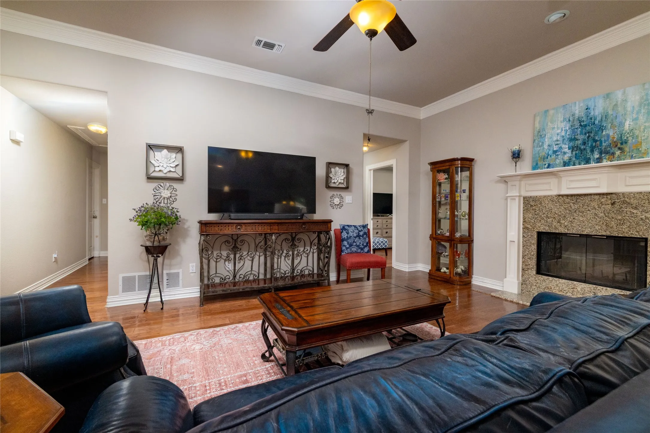 Single Family Residence For Sale in Tarrant County , 5593 Greenview Court, North Richland Hills, Texas 76148, 3 Bedroom, 2 Bathroom, 2 Garage spaces, 2,027 Sqft, built in 1999, mls#21407449, Real Estate Agent in North Richland Hills, Homes For Sale in Tarrant county, Homes For Sale in North Richland Hills, Realtor in North Richland Hills Texas, Real Estate Brokerage Independent Realty Texas, Luminita Cordes Realtor
