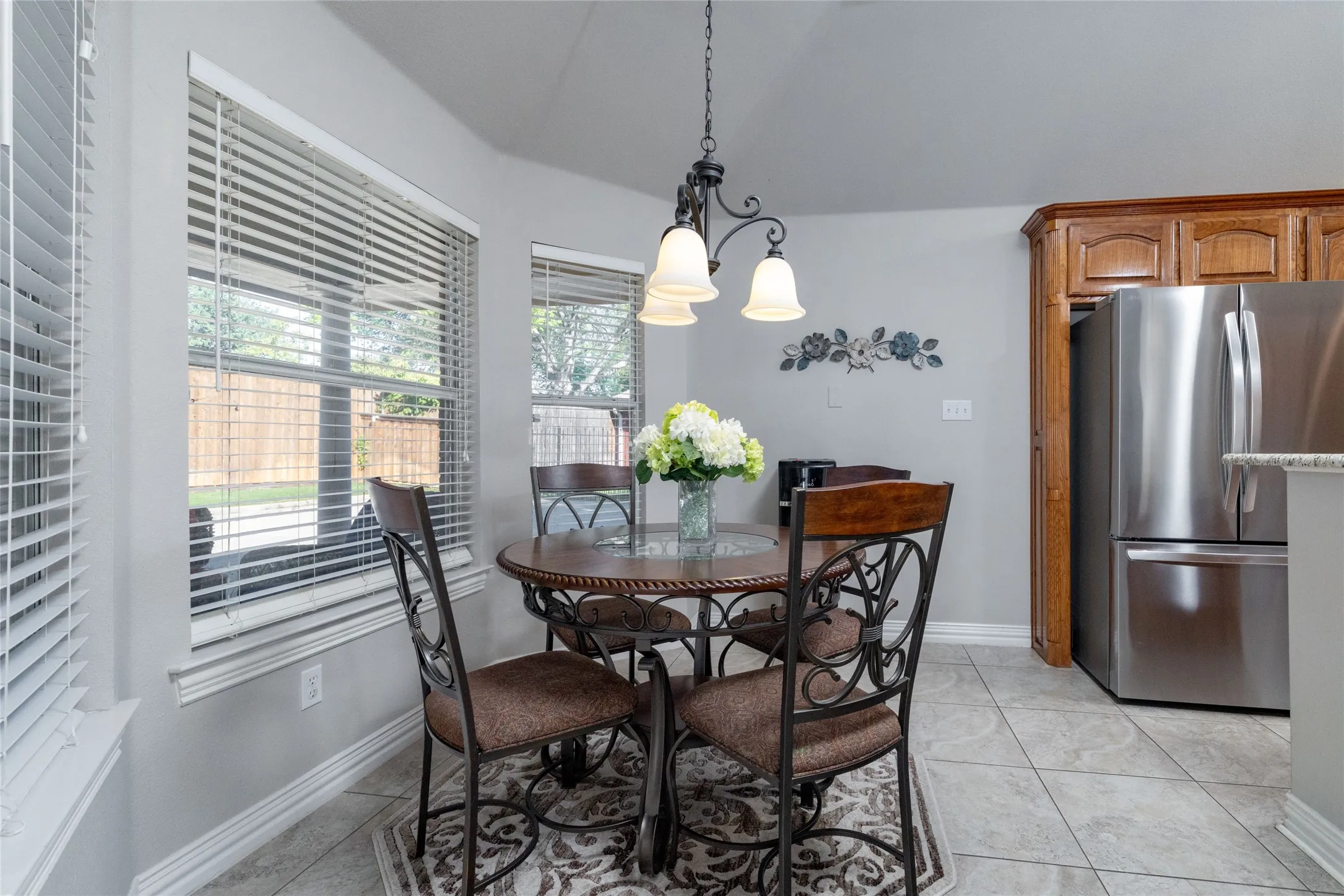 Single Family Residence For Sale in Tarrant County , 5593 Greenview Court, North Richland Hills, Texas 76148, 3 Bedroom, 2 Bathroom, 2 Garage spaces, 2,027 Sqft, built in 1999, mls#21407449, Real Estate Agent in North Richland Hills, Homes For Sale in Tarrant county, Homes For Sale in North Richland Hills, Realtor in North Richland Hills Texas, Real Estate Brokerage Independent Realty Texas, Luminita Cordes Realtor