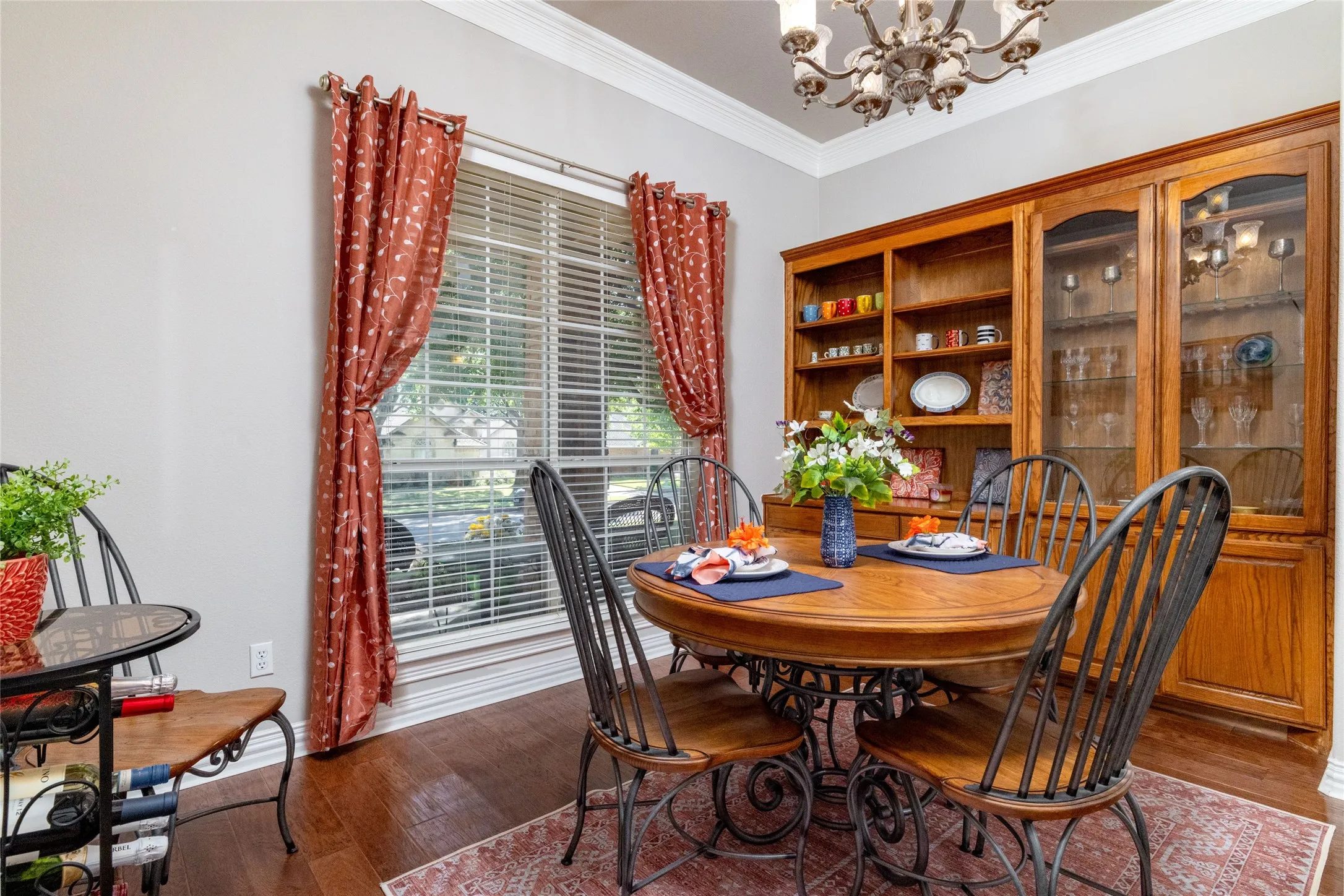 Single Family Residence For Sale in Tarrant County , 5593 Greenview Court, North Richland Hills, Texas 76148, 3 Bedroom, 2 Bathroom, 2 Garage spaces, 2,027 Sqft, built in 1999, mls#21407449, Real Estate Agent in North Richland Hills, Homes For Sale in Tarrant county, Homes For Sale in North Richland Hills, Realtor in North Richland Hills Texas, Real Estate Brokerage Independent Realty Texas, Luminita Cordes Realtor