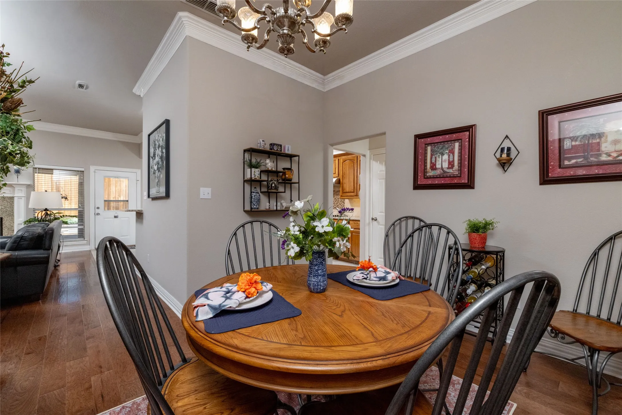 Single Family Residence For Sale in Tarrant County , 5593 Greenview Court, North Richland Hills, Texas 76148, 3 Bedroom, 2 Bathroom, 2 Garage spaces, 2,027 Sqft, built in 1999, mls#21407449, Real Estate Agent in North Richland Hills, Homes For Sale in Tarrant county, Homes For Sale in North Richland Hills, Realtor in North Richland Hills Texas, Real Estate Brokerage Independent Realty Texas, Luminita Cordes Realtor
