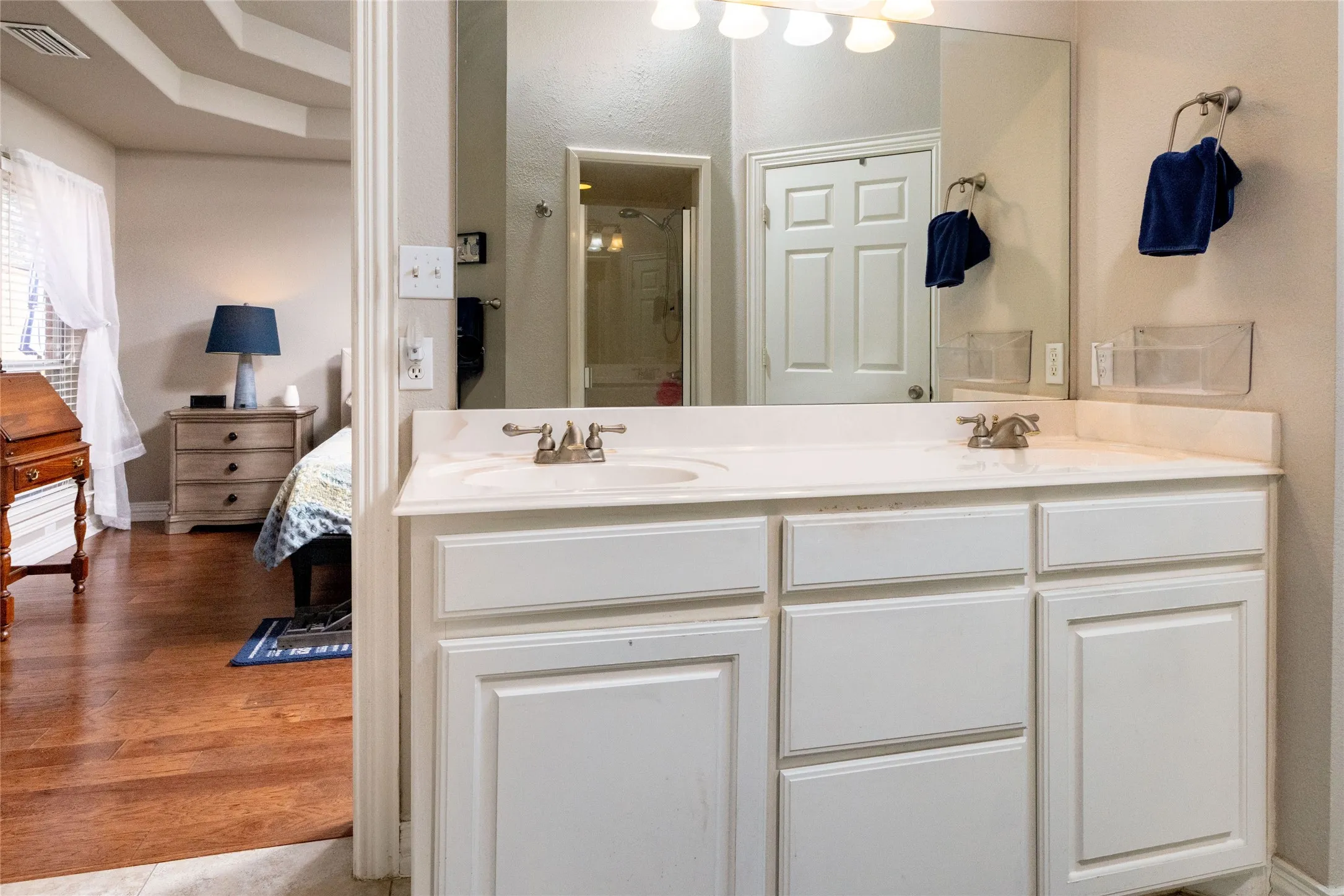 Single Family Residence For Sale in Tarrant County , 5593 Greenview Court, North Richland Hills, Texas 76148, 3 Bedroom, 2 Bathroom, 2 Garage spaces, 2,027 Sqft, built in 1999, mls#21407449, Real Estate Agent in North Richland Hills, Homes For Sale in Tarrant county, Homes For Sale in North Richland Hills, Realtor in North Richland Hills Texas, Real Estate Brokerage Independent Realty Texas, Luminita Cordes Realtor