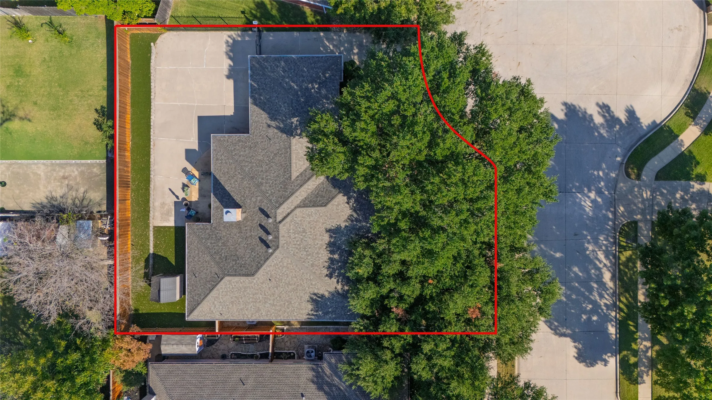 Single Family Residence For Sale in Tarrant County , 5593 Greenview Court, North Richland Hills, Texas 76148, 3 Bedroom, 2 Bathroom, 2 Garage spaces, 2,027 Sqft, built in 1999, mls#21407449, Real Estate Agent in North Richland Hills, Homes For Sale in Tarrant county, Homes For Sale in North Richland Hills, Realtor in North Richland Hills Texas, Real Estate Brokerage Independent Realty Texas, Luminita Cordes Realtor